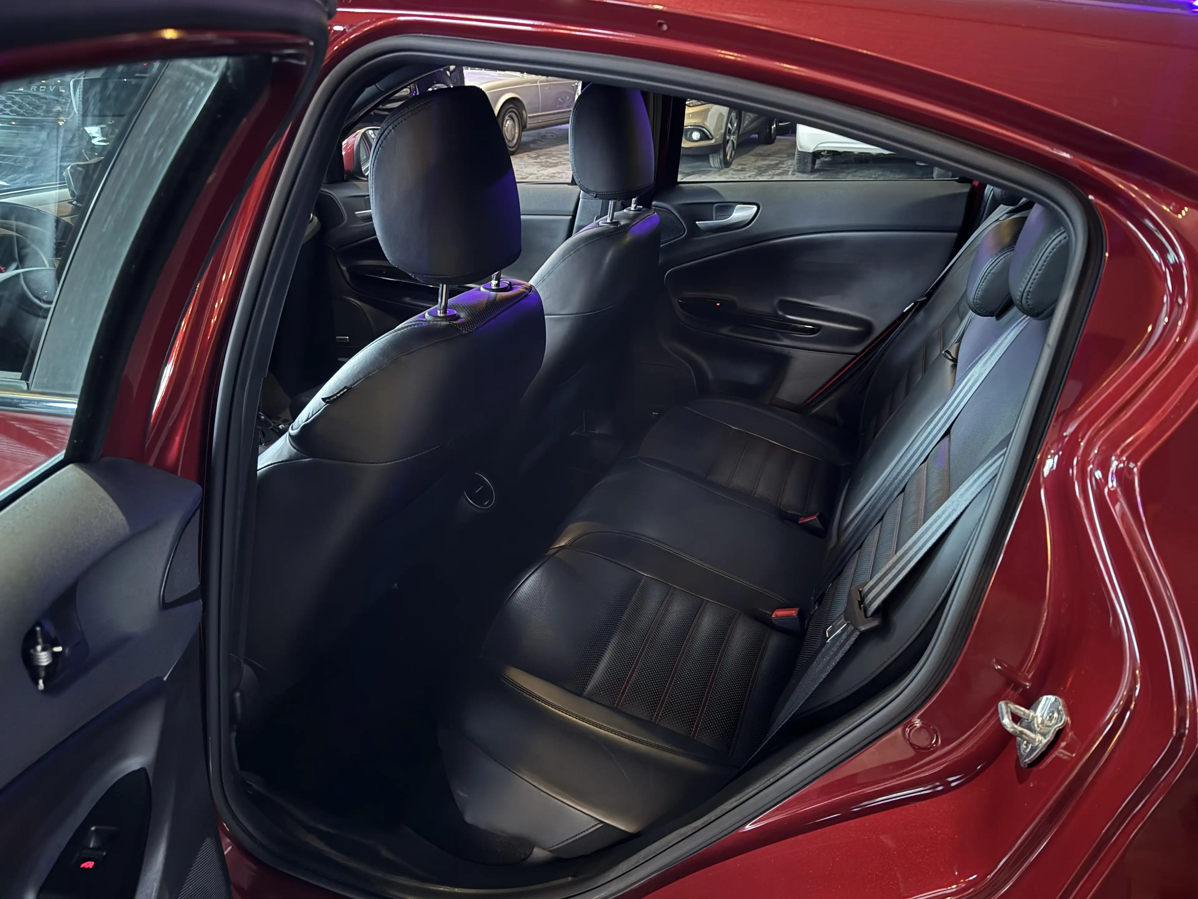 Alfa Romeo Giulietta 1.4 - AUTOMATIQUE - A/C - RADIO CD/MEDIA - LED — photo 14