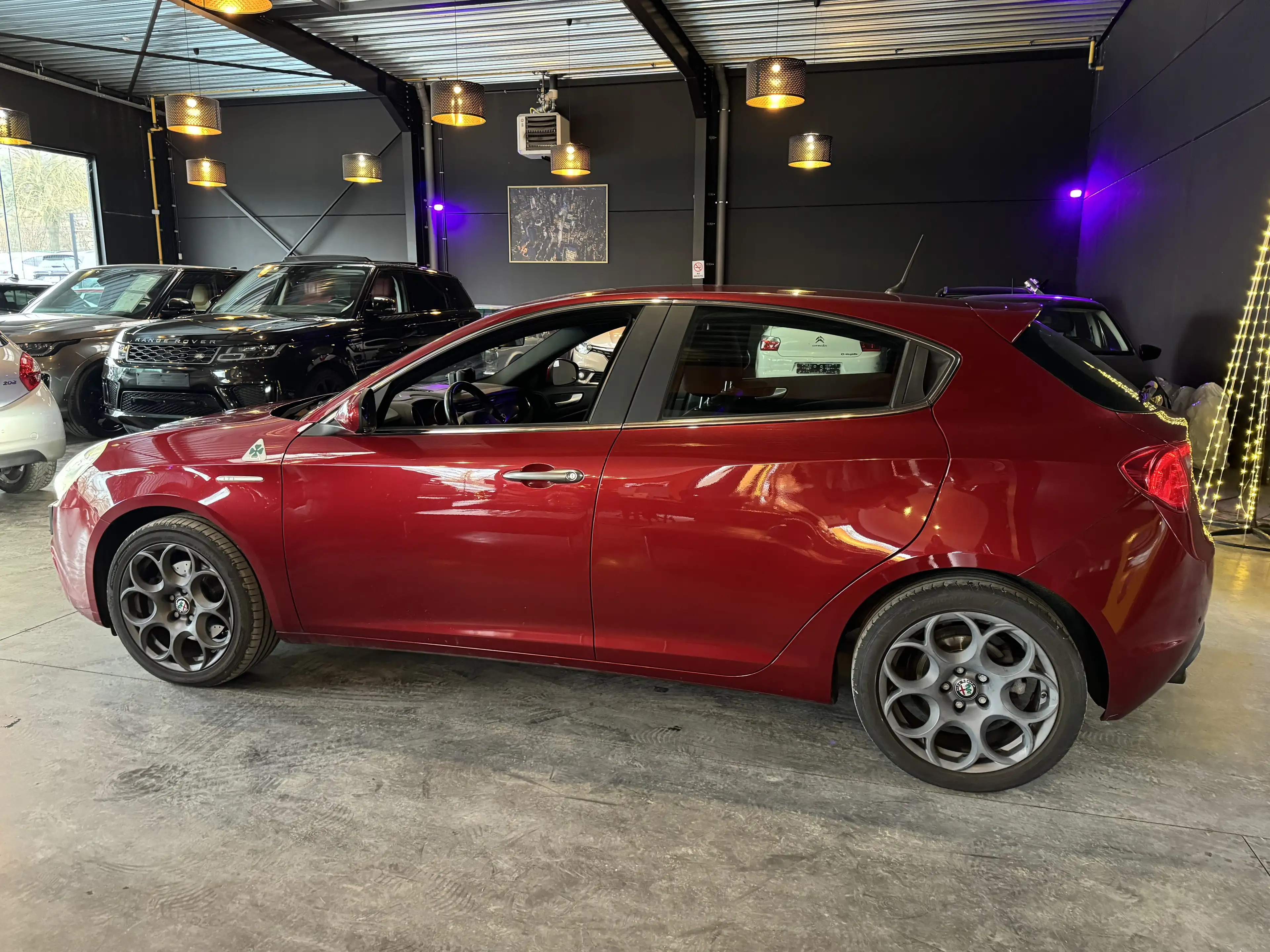 Alfa Romeo Giulietta 1.4 - AUTOMATIQUE - A/C - RADIO CD/MEDIA - LED — photo 5