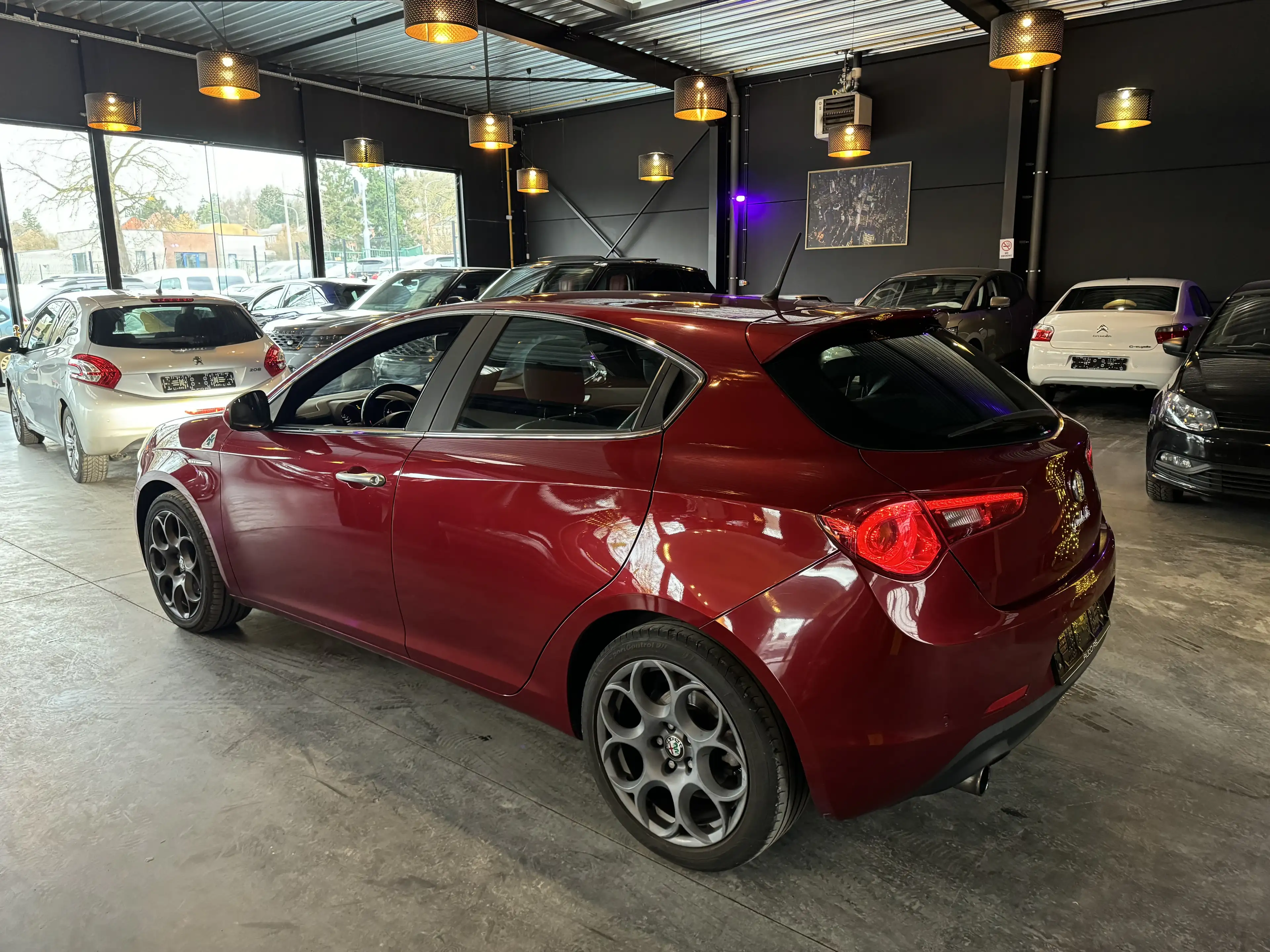 Alfa Romeo Giulietta 1.4 - AUTOMATIQUE - A/C - RADIO CD/MEDIA - LED — photo 6
