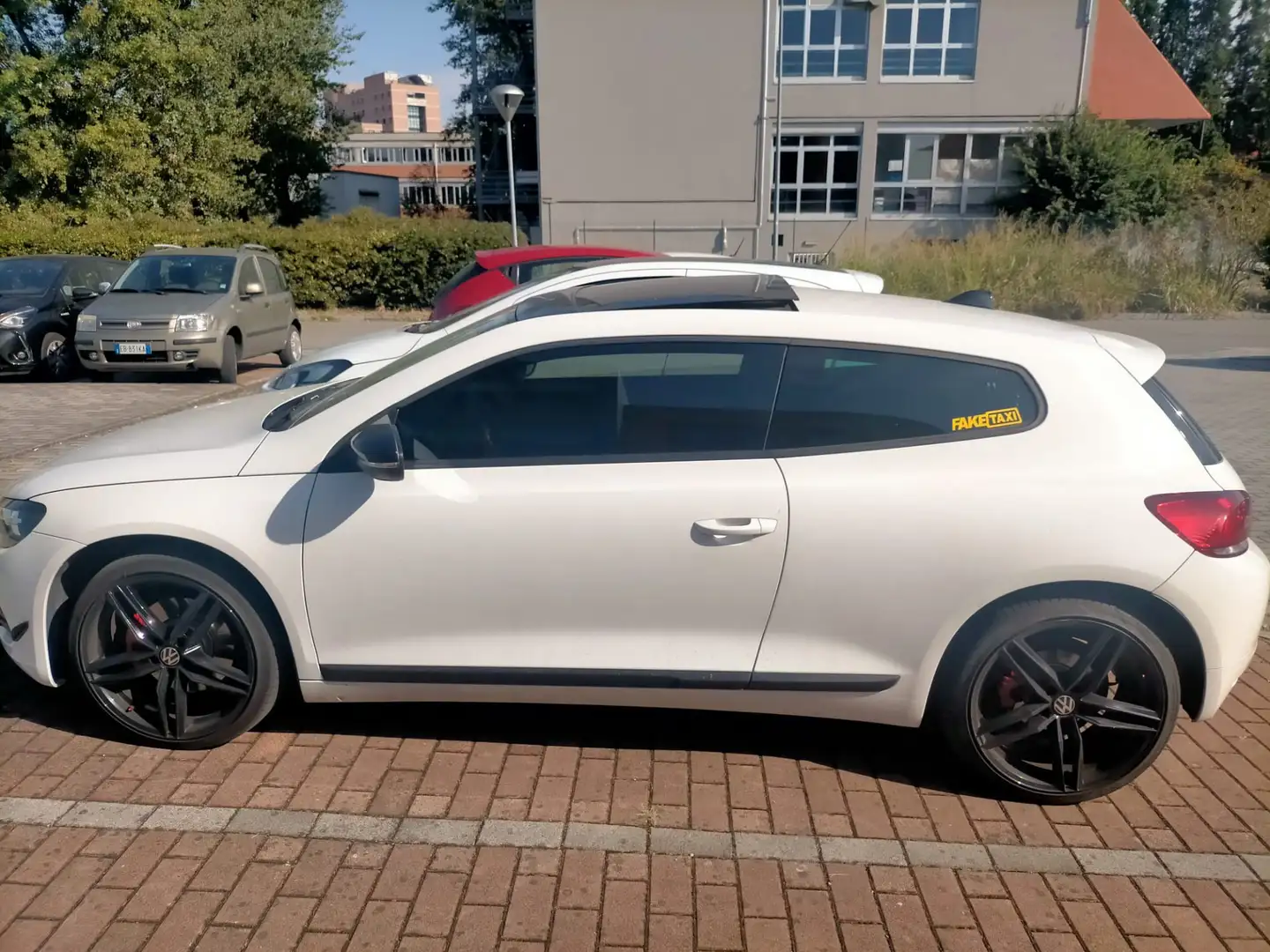 Volkswagen Scirocco 2.0 tfsi dsg - 1