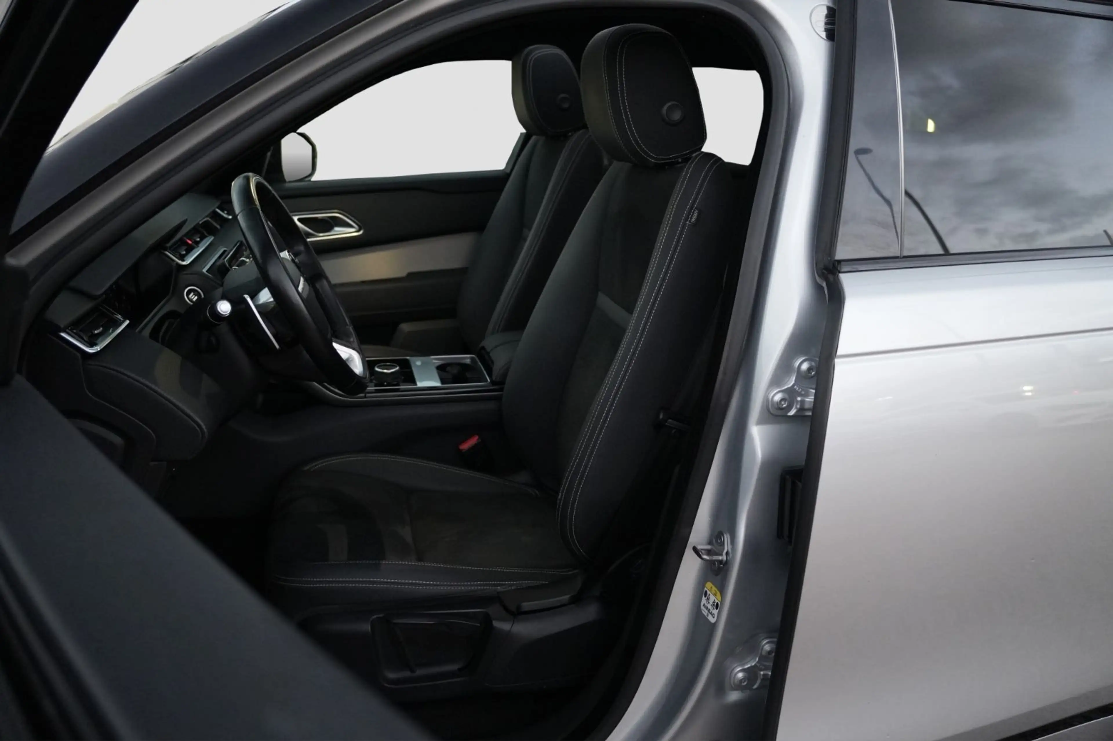 Land Rover Range Rover Velar R-Dynamic/KAMERA/PANO/LEDER — photo 14