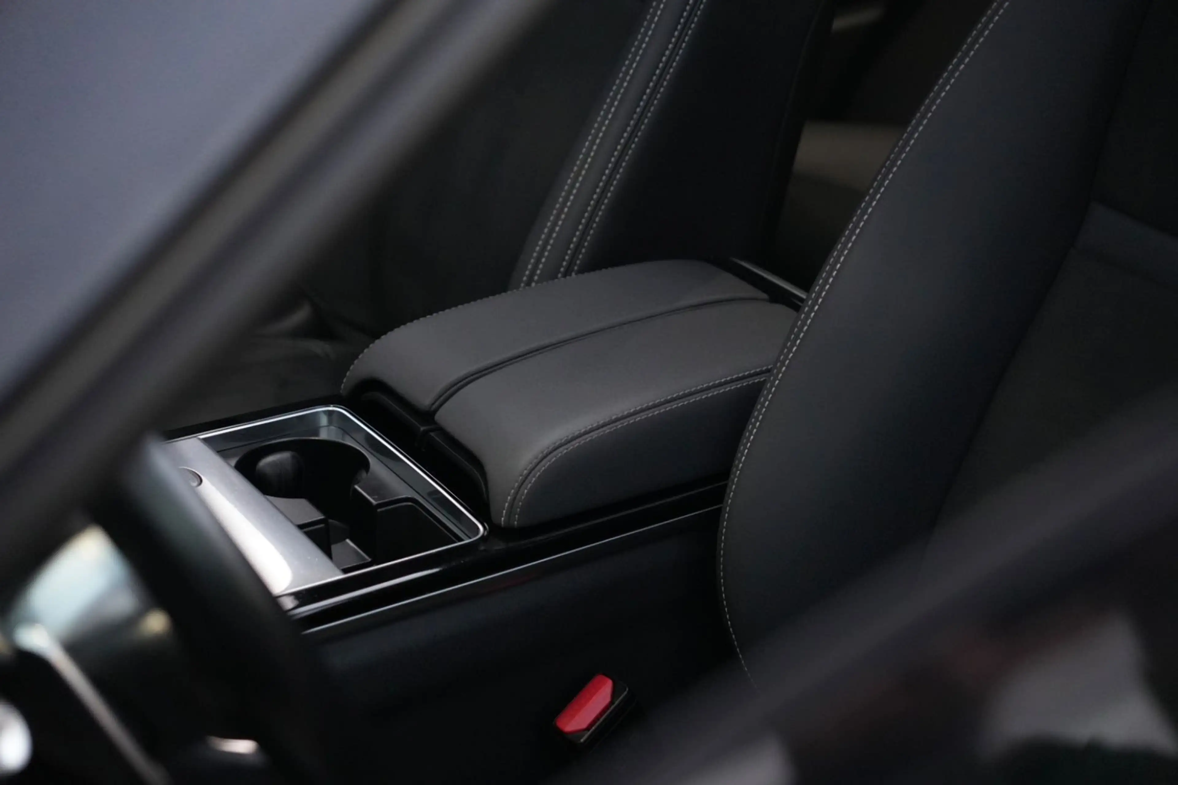 Land Rover Range Rover Velar R-Dynamic/KAMERA/PANO/LEDER — photo 33