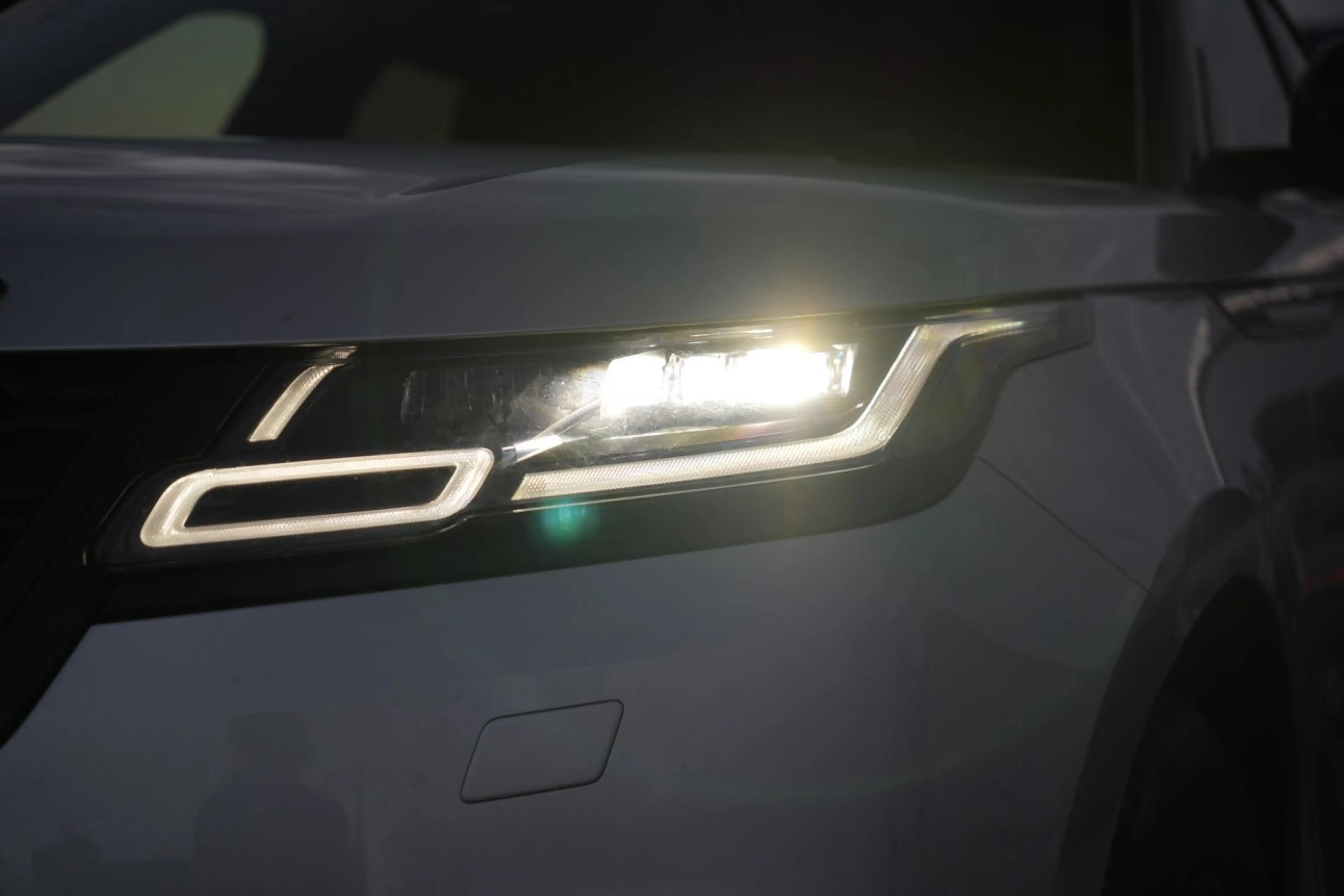 Land Rover Range Rover Velar R-Dynamic/KAMERA/PANO/LEDER — photo 37