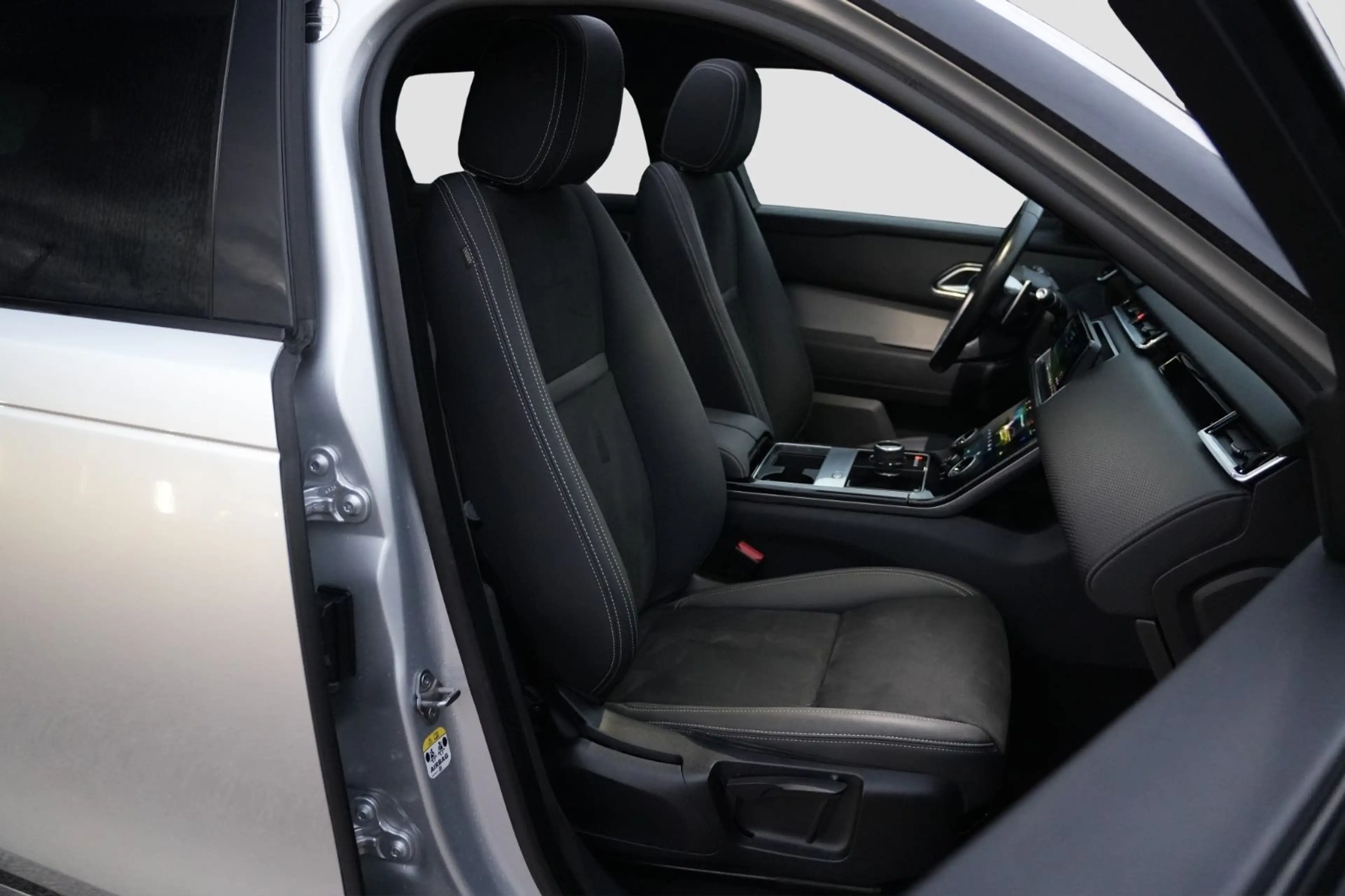 Land Rover Range Rover Velar R-Dynamic/KAMERA/PANO/LEDER — photo 15