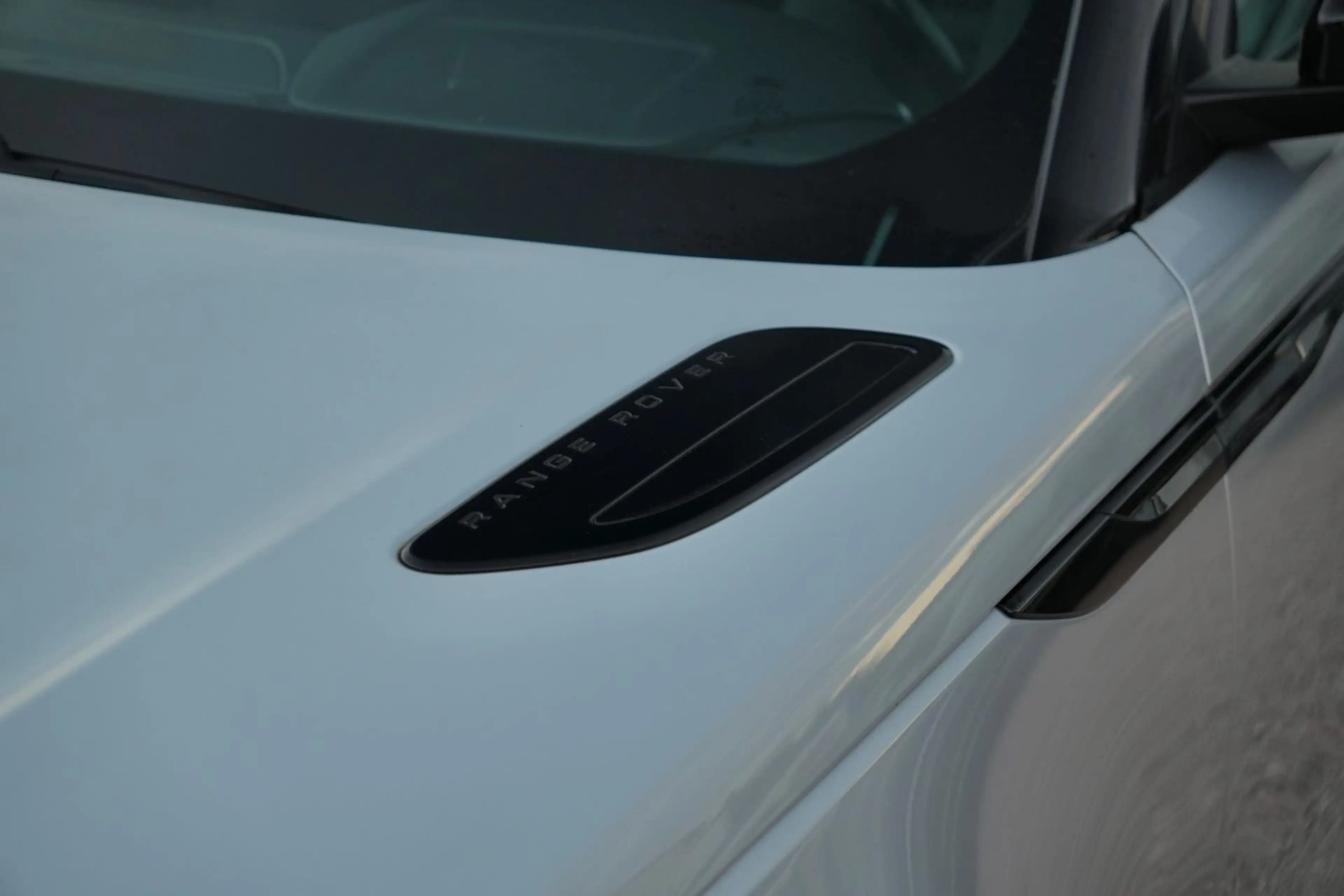 Land Rover Range Rover Velar R-Dynamic/KAMERA/PANO/LEDER — photo 39