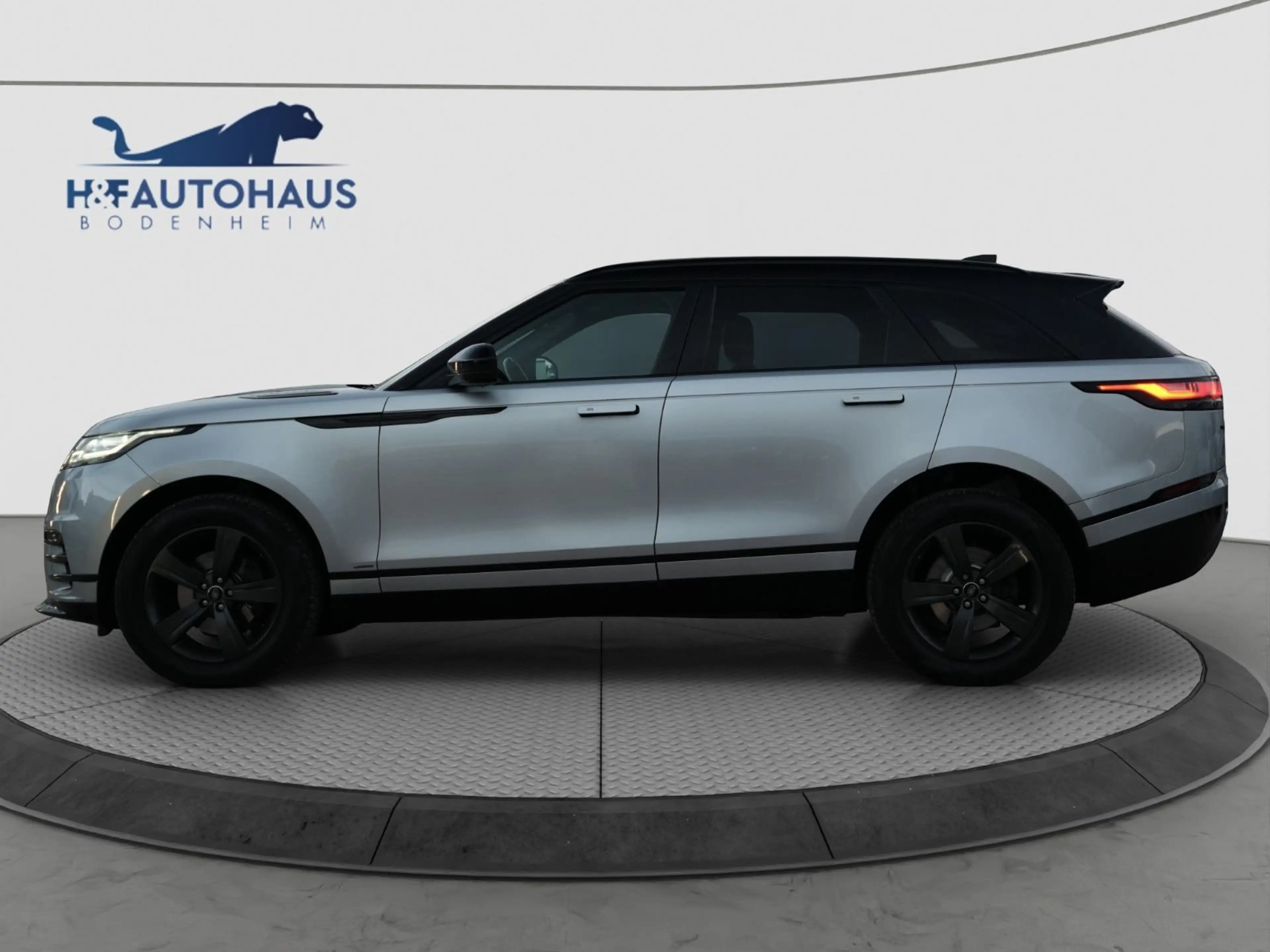 Land Rover Range Rover Velar R-Dynamic/KAMERA/PANO/LEDER — photo 4