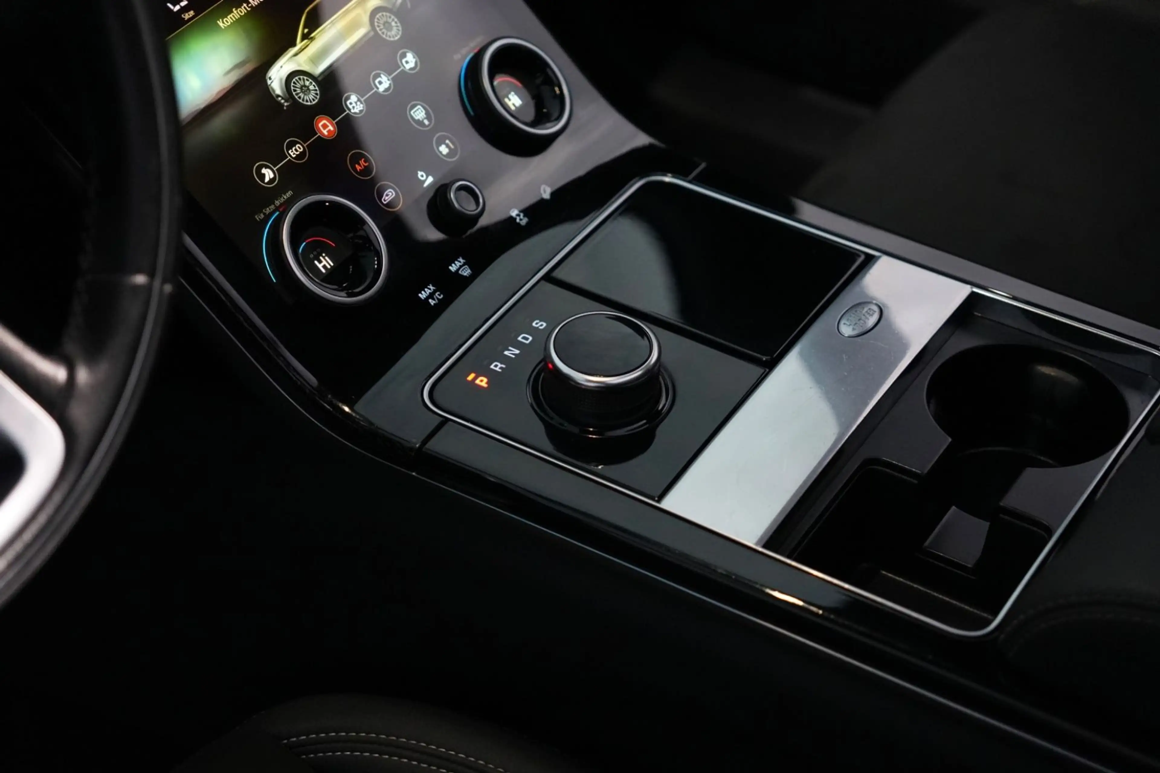 Land Rover Range Rover Velar R-Dynamic/KAMERA/PANO/LEDER — photo 25
