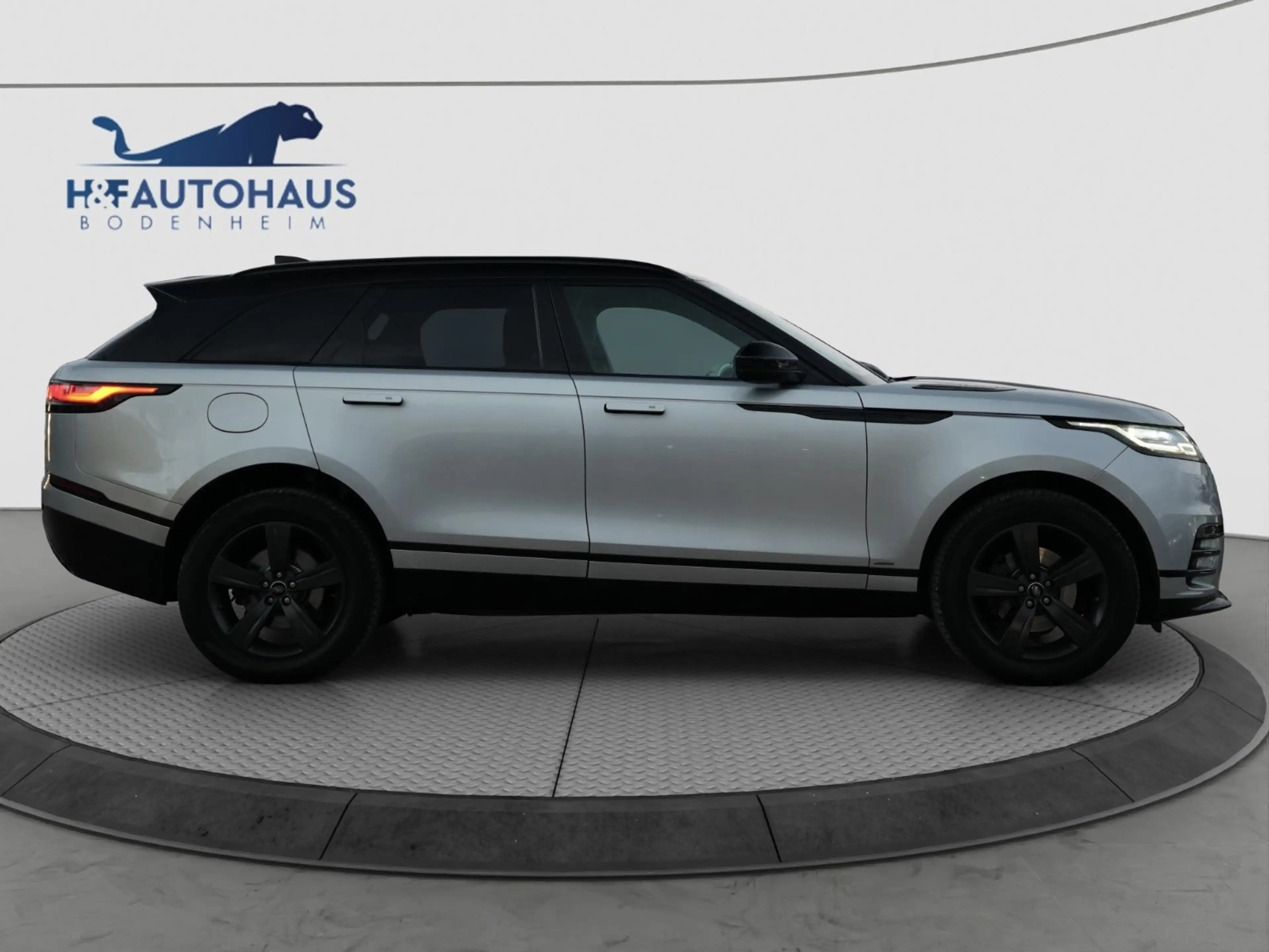 Land Rover Range Rover Velar R-Dynamic/KAMERA/PANO/LEDER — photo 9
