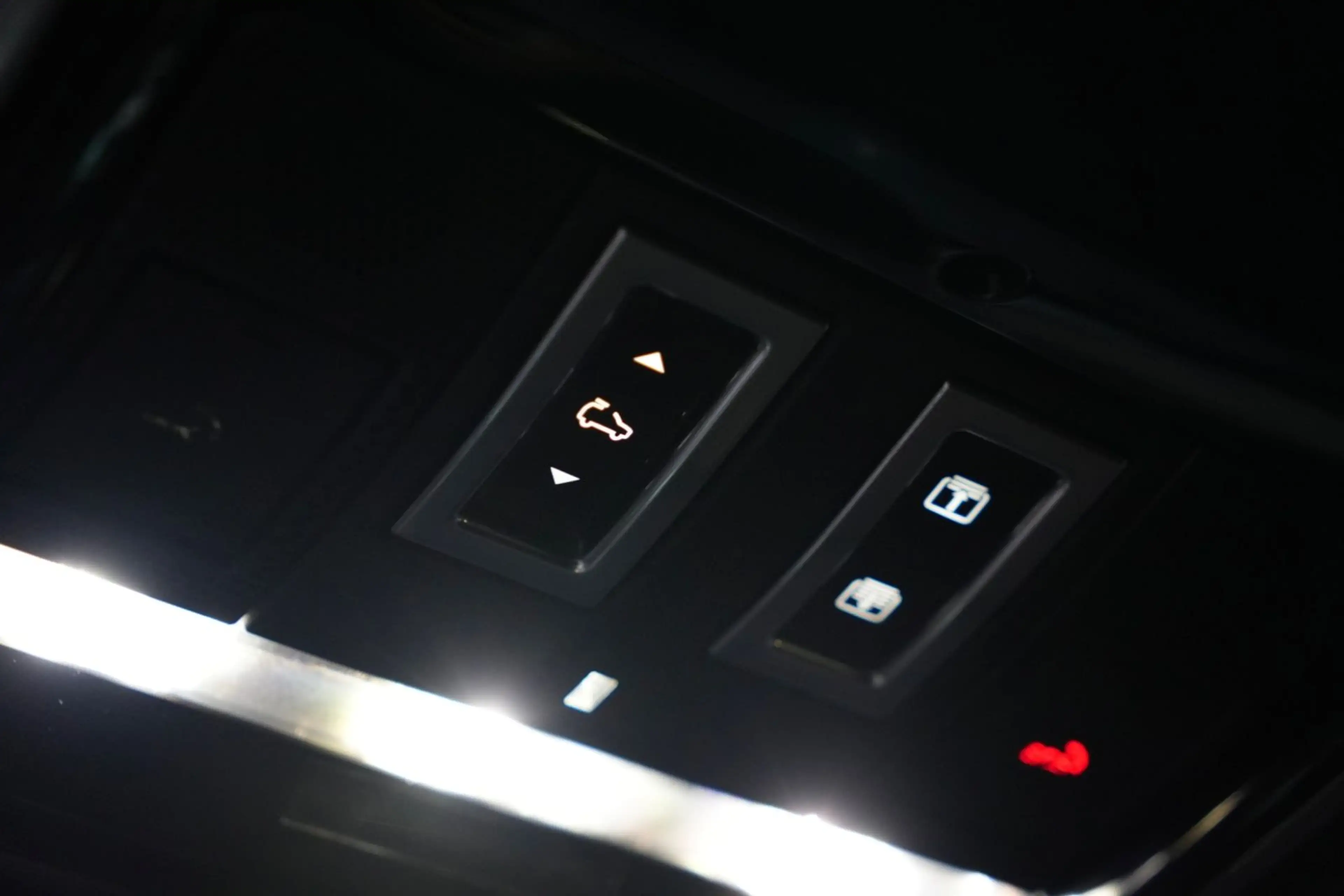 Land Rover Range Rover Velar R-Dynamic/KAMERA/PANO/LEDER — photo 30
