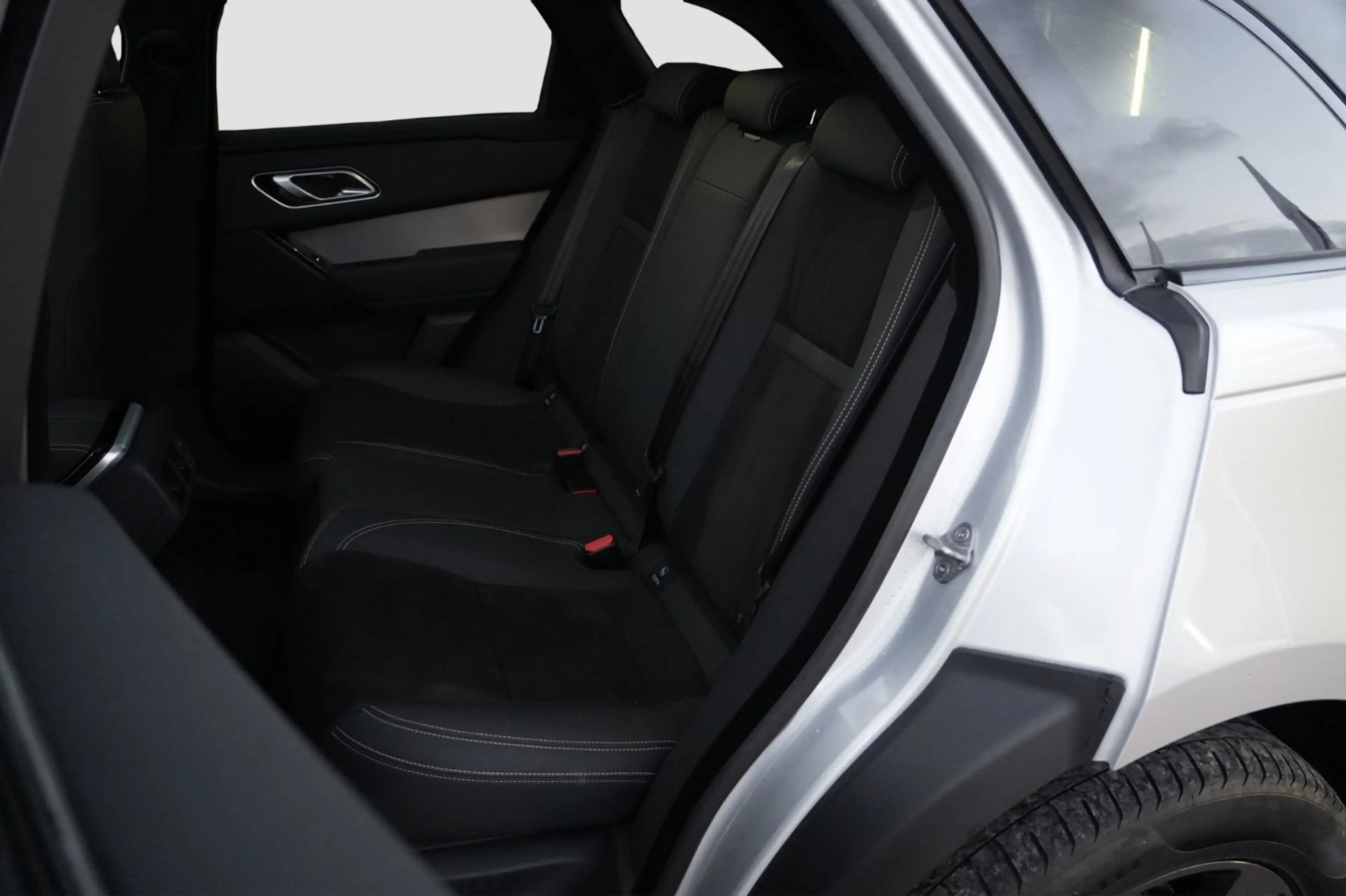 Land Rover Range Rover Velar R-Dynamic/KAMERA/PANO/LEDER — photo 32