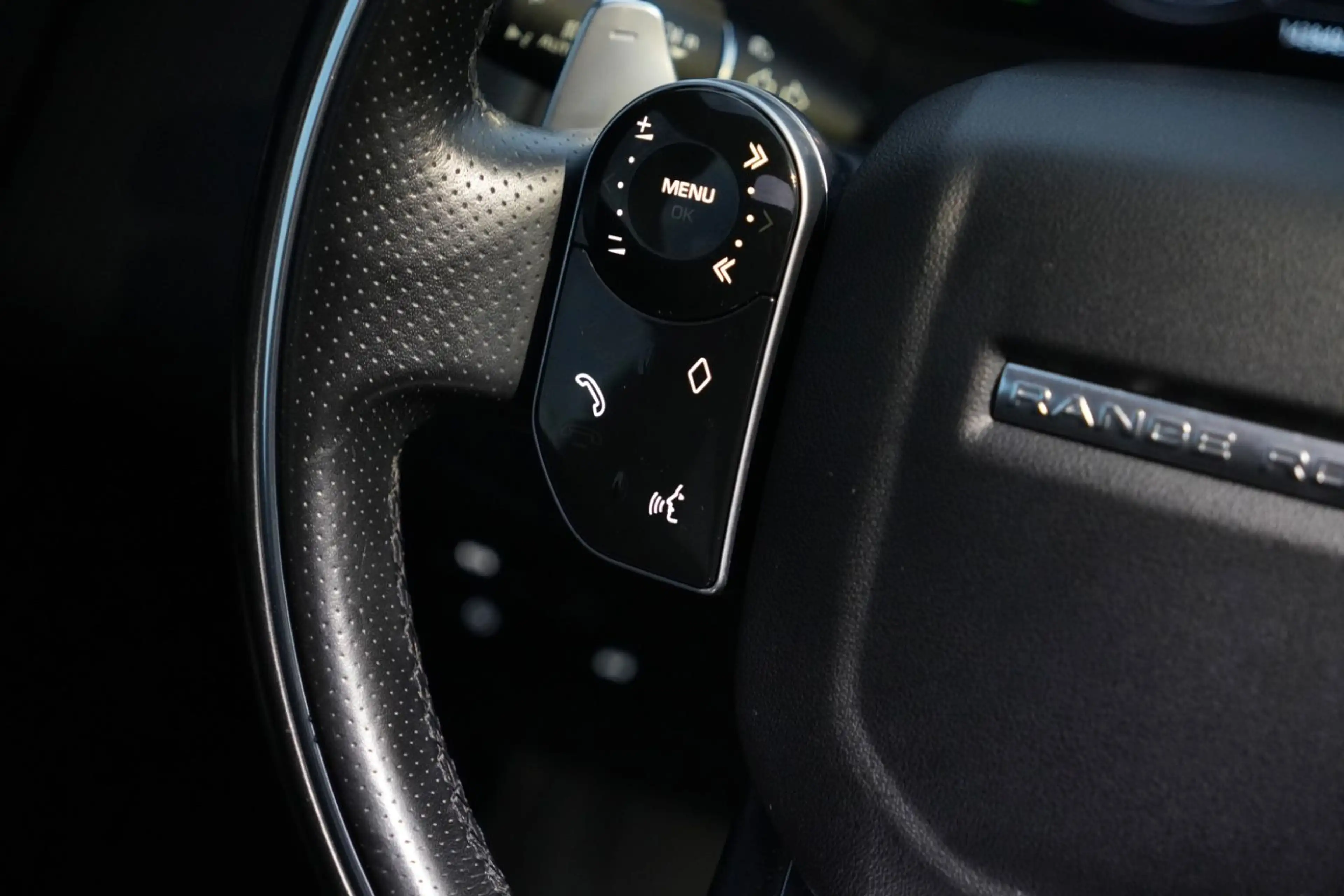 Land Rover Range Rover Velar R-Dynamic/KAMERA/PANO/LEDER — photo 19