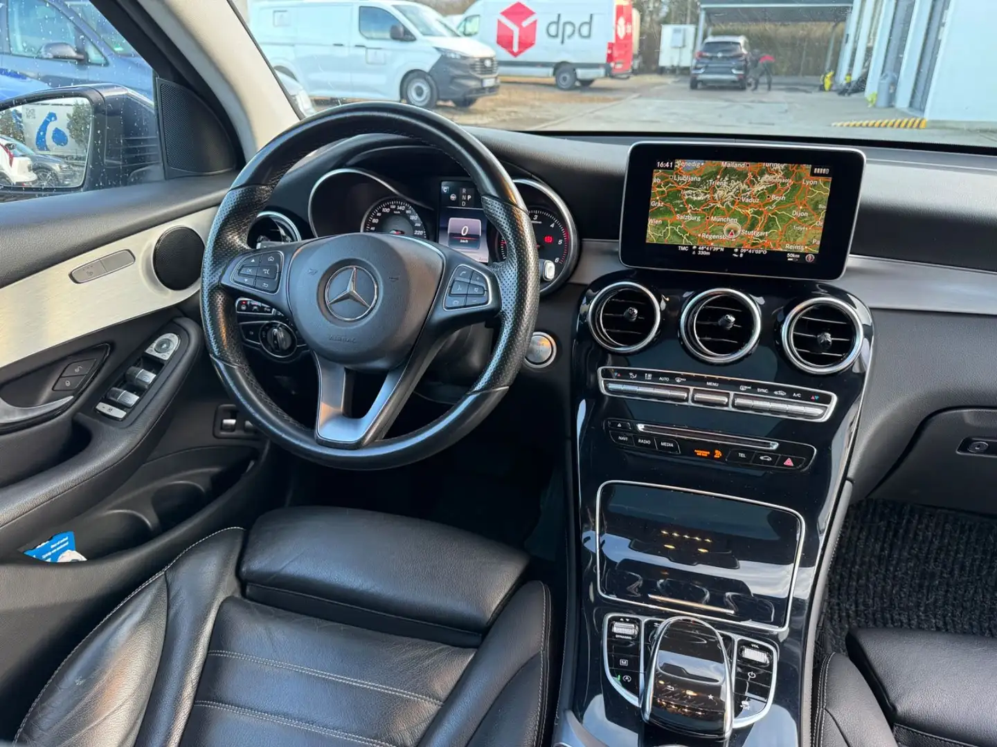 Mercedes-Benz GLC 220 d 4Matic/DISTRONIC /OFFROAD/HEAD-UP/PANO Szary - 2