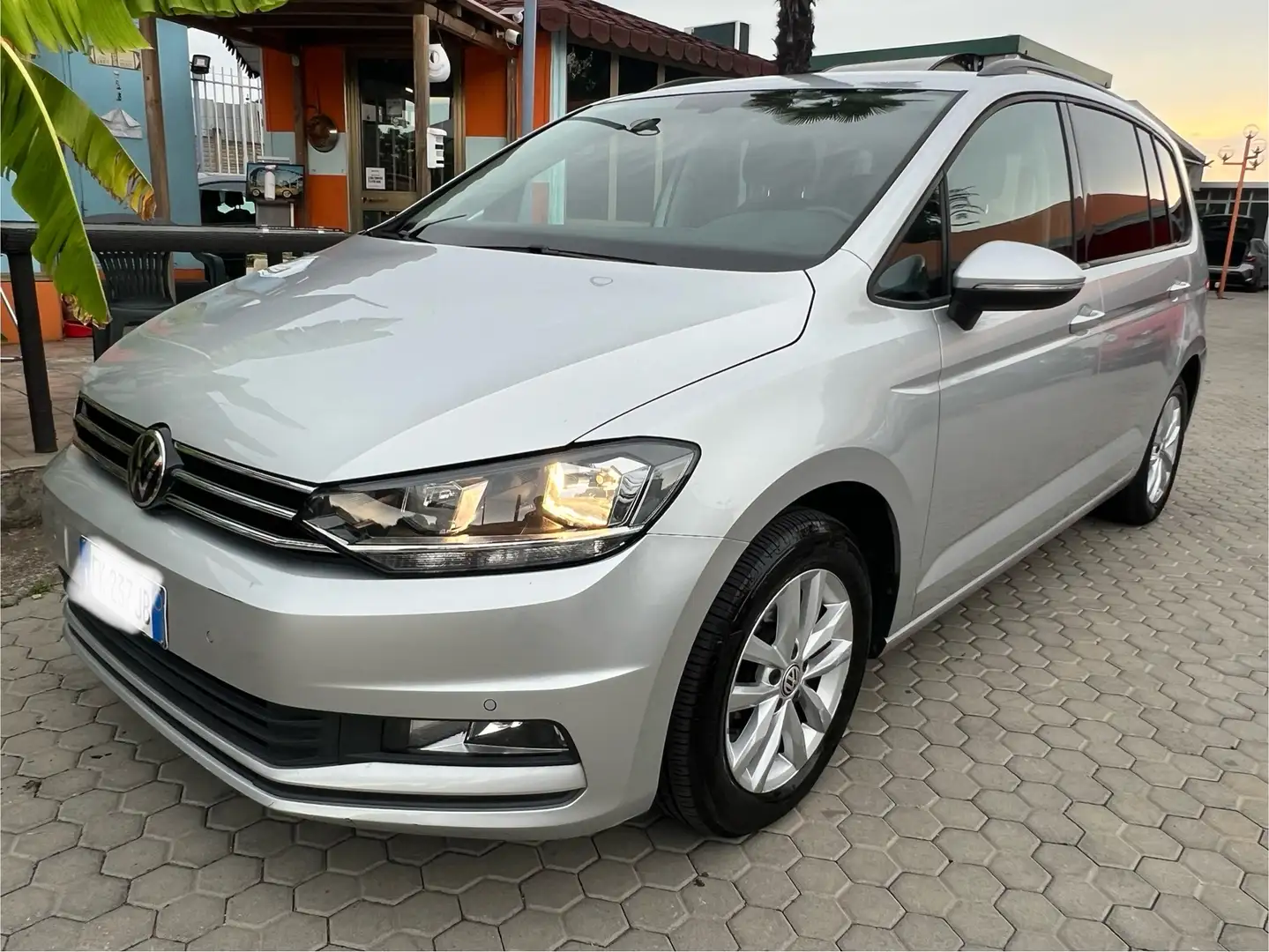 Volkswagen Touran 1.6 tdi Executive 115cv dsg BLUEMOTION TECH 7 POST Argento - 1