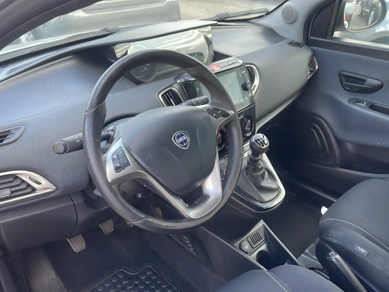 Lancia Ypsilon 2022 — фото 7