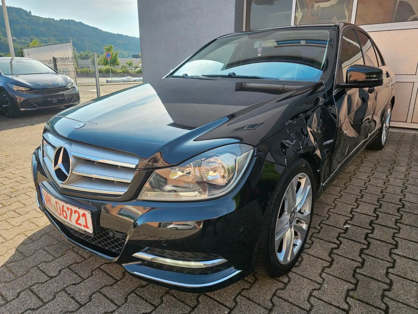 Mercedes-Benz C 200 CGI BlueEfficiency / Avantgarde /Automatik Noir - 1