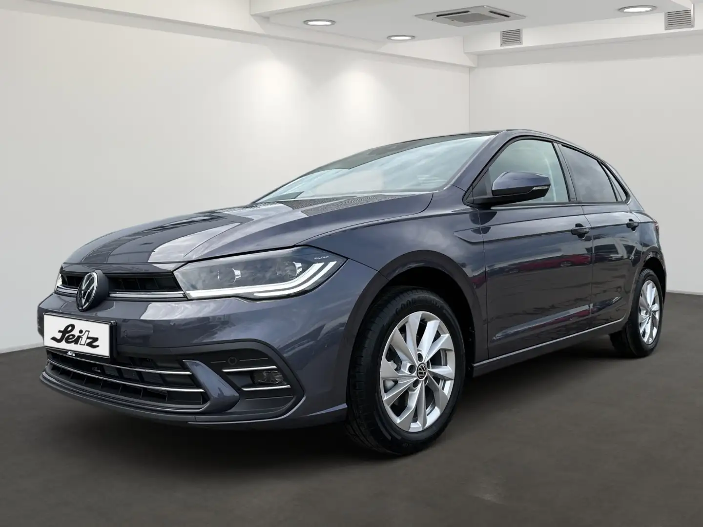Volkswagen Polo VI 1.0 TSI Style *NAVI*KAMERA*MATRIX* Grau - 2