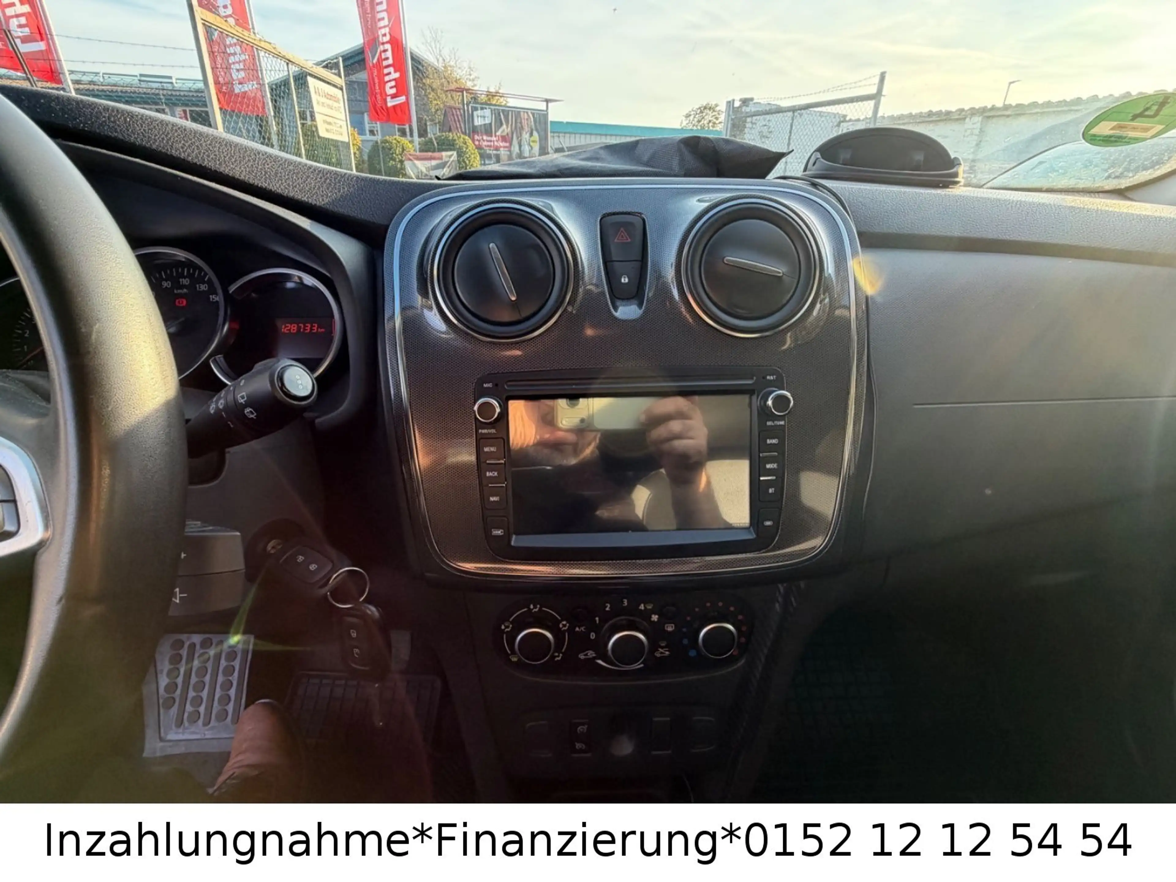 Dacia Logan MCV II Kombi Stepway — photo 12