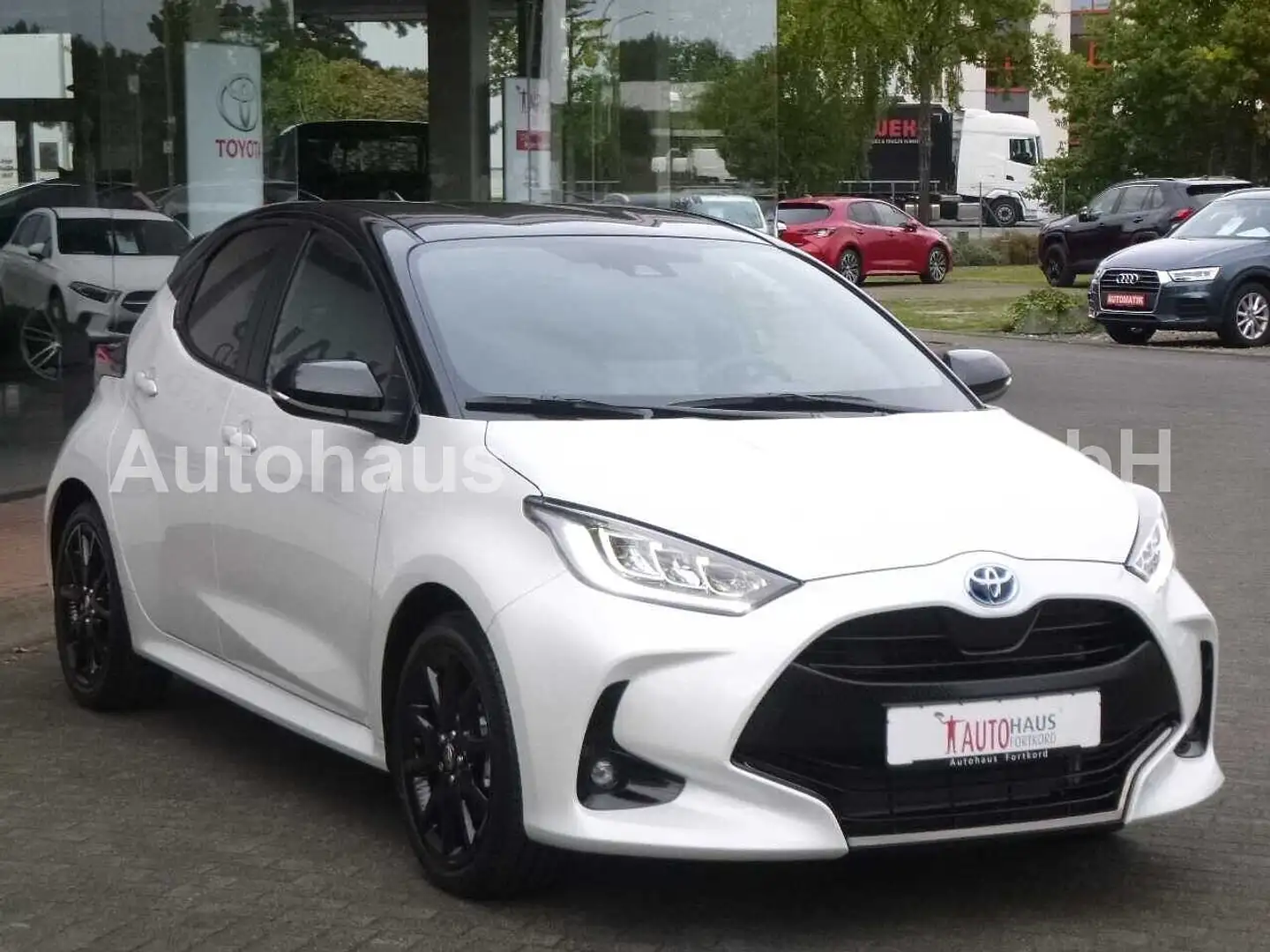 Toyota Yaris 1.5 Hyb. Style Sport- LED, SHZ, Navi Blanc - 1