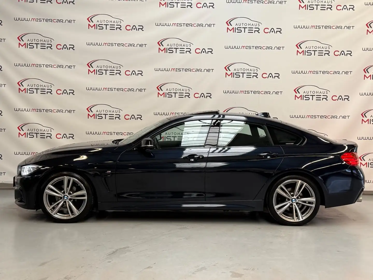 BMW 420 420d GC M Sportpaket SAG GSHD/AHK/H&K/NAVI/19 Schwarz - 2