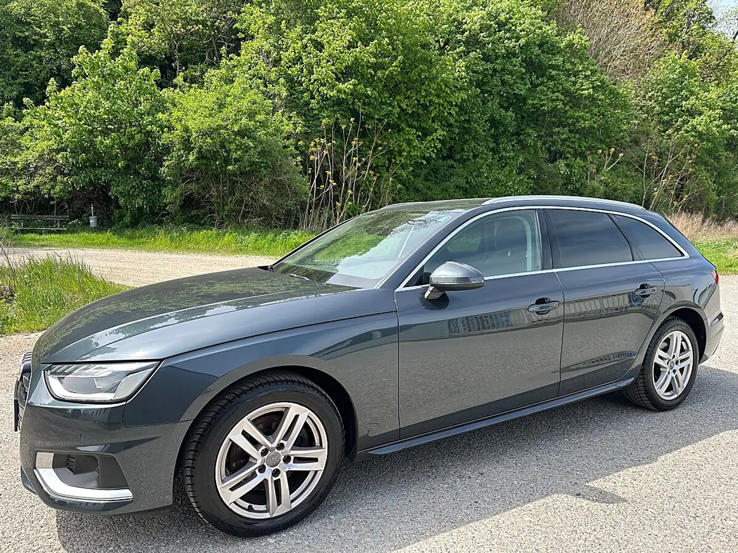 Audi A4 Avant 35 TDI advanced S-tronic Grau - 2