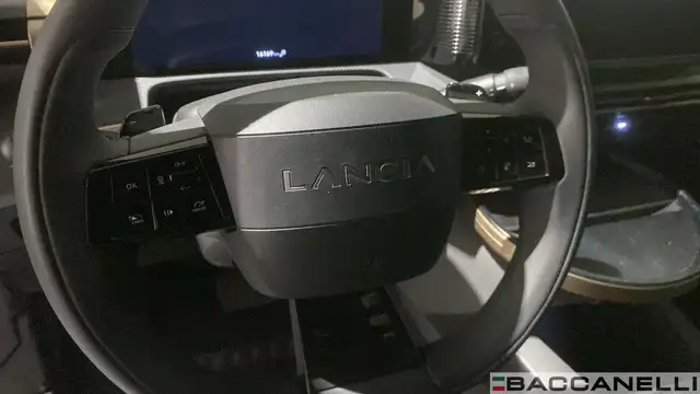 Lancia Ypsilon view 9