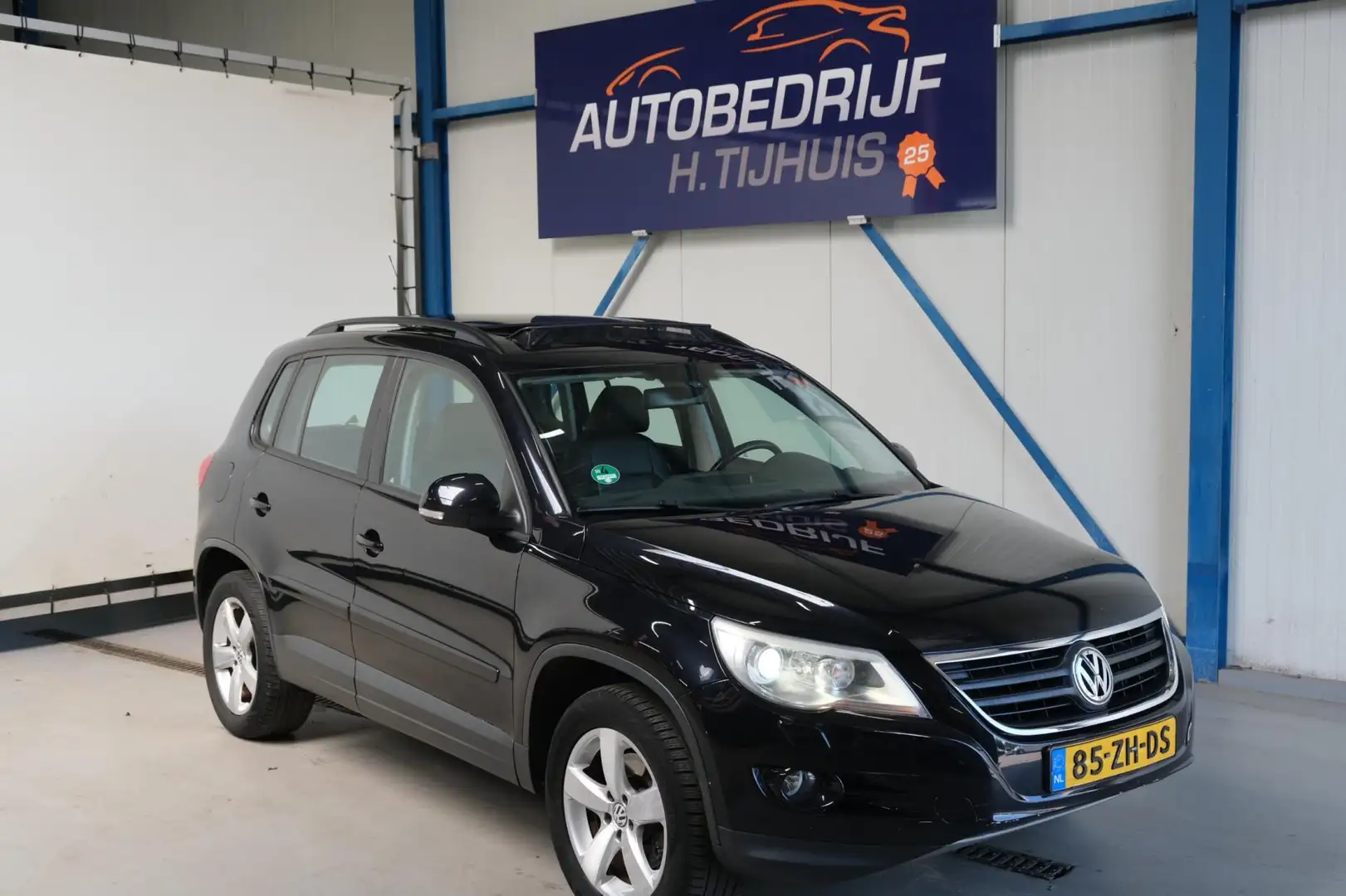 Volkswagen Tiguan 2.0 TDI Sport&Style 4Motion Zwart - 1