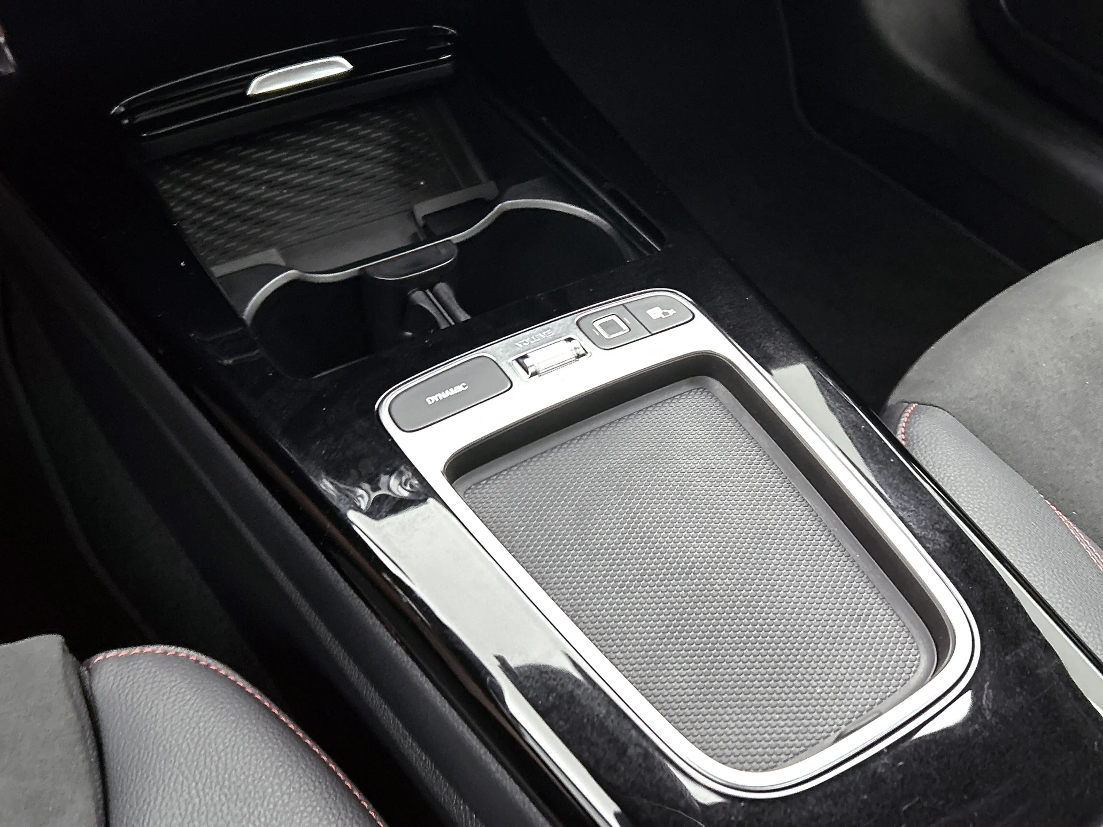 Mercedes-Benz A 250 e Business Solution AMG Trekhaak | AMG Line | Nigh — photo 13
