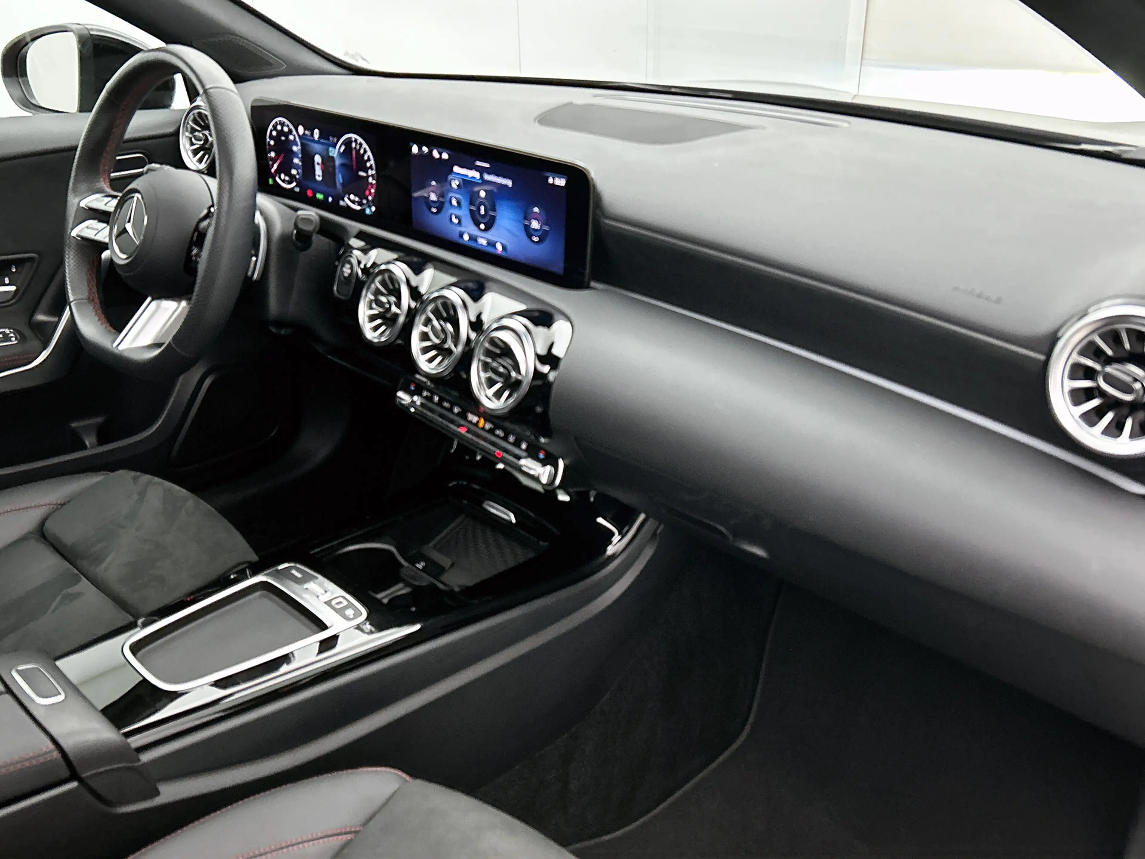 Mercedes-Benz A 250 e Business Solution AMG Trekhaak | AMG Line | Nigh — photo 8