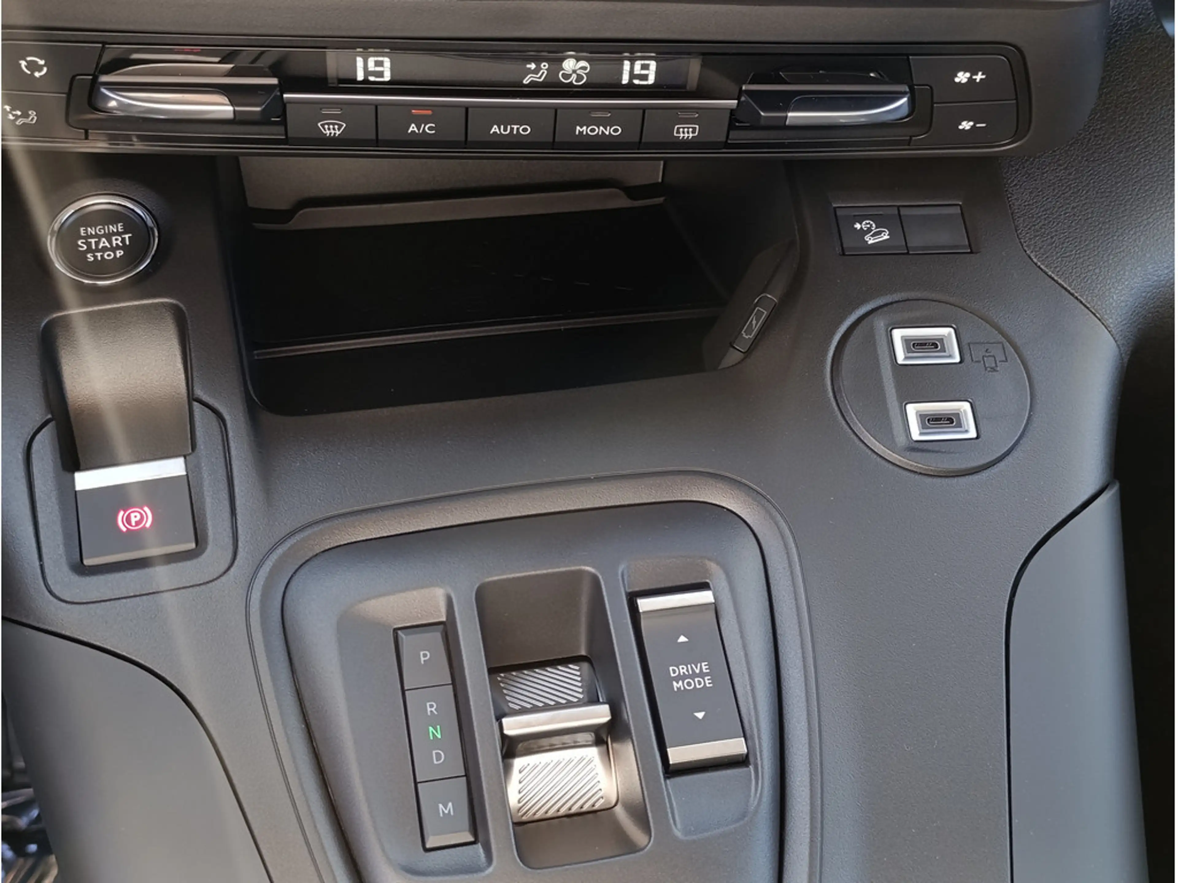 Fiat Qubo L La Prima 1.5 Diesel 7-Sitzer Style-/ Tech-Paket Automatik — photo 15