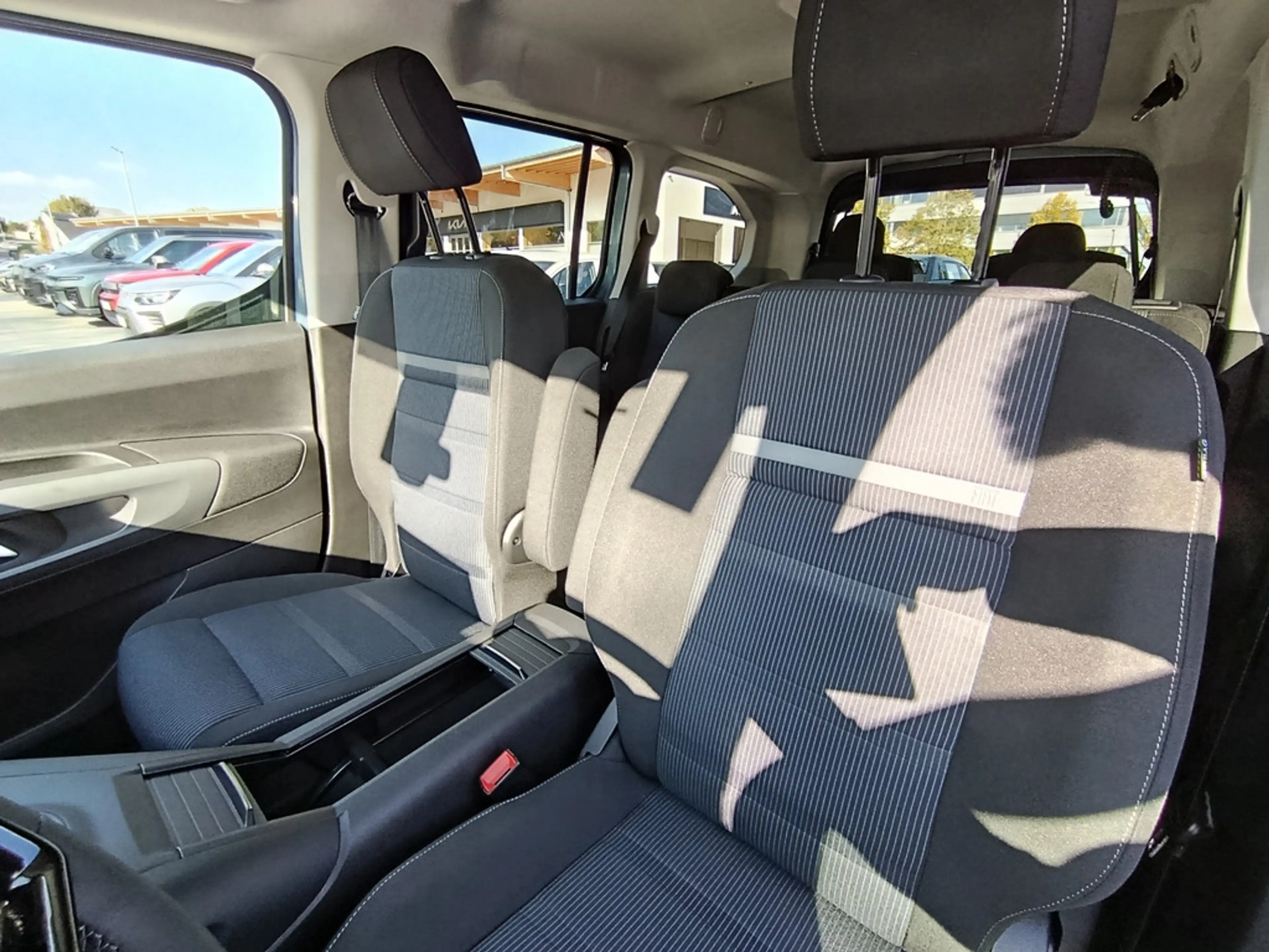 Fiat Qubo L La Prima 1.5 Diesel 7-Sitzer Style-/ Tech-Paket Automatik — photo 7