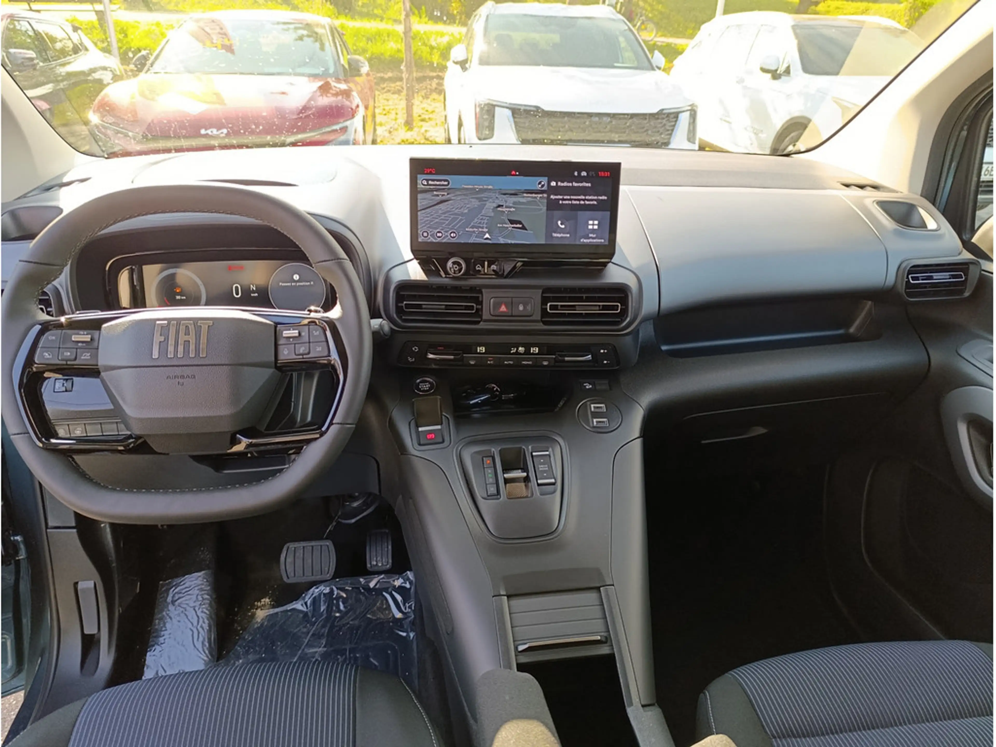Fiat Qubo L La Prima 1.5 Diesel 7-Sitzer Style-/ Tech-Paket Automatik — photo 11