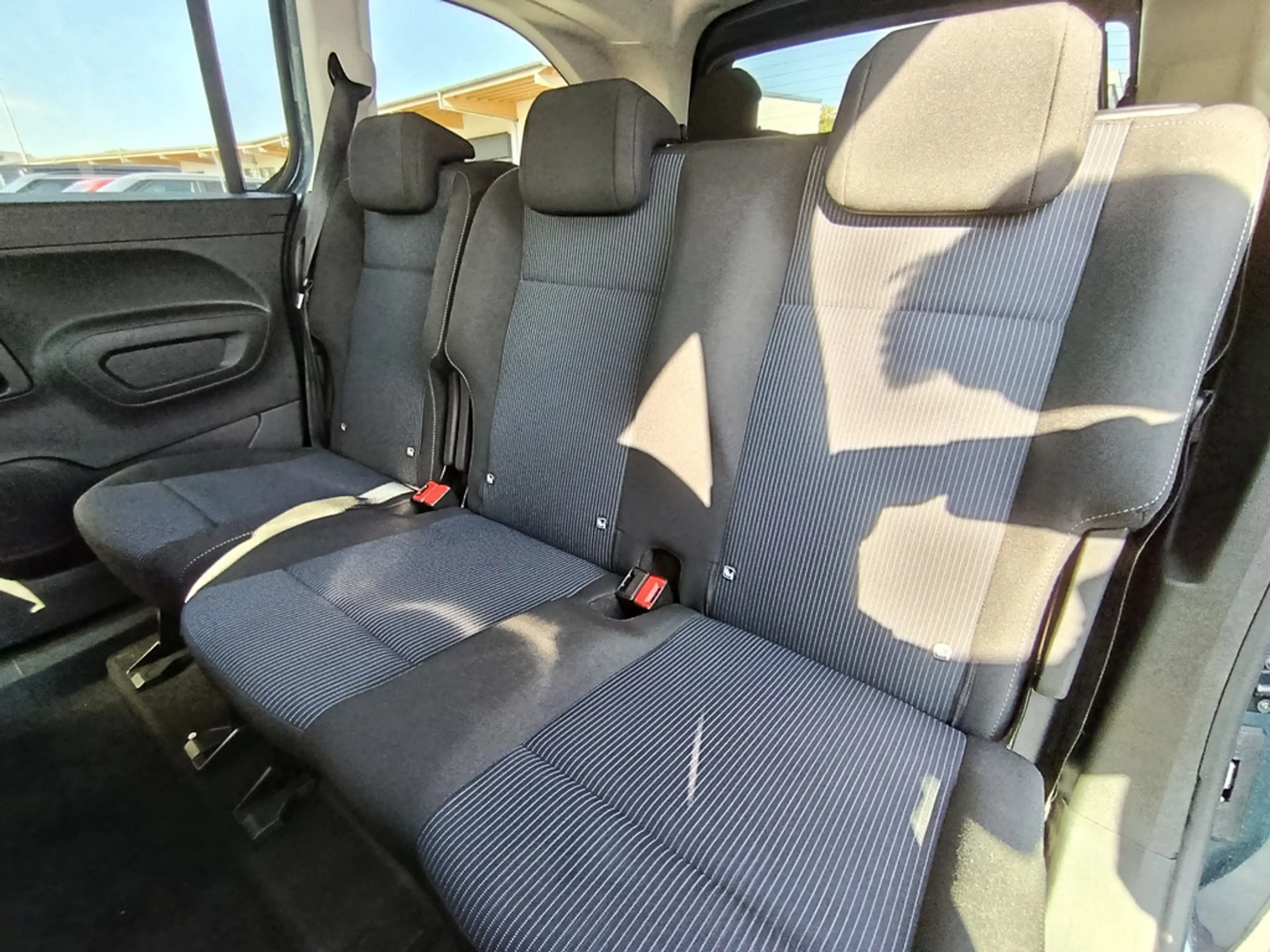 Fiat Qubo L La Prima 1.5 Diesel 7-Sitzer Style-/ Tech-Paket Automatik — photo 8