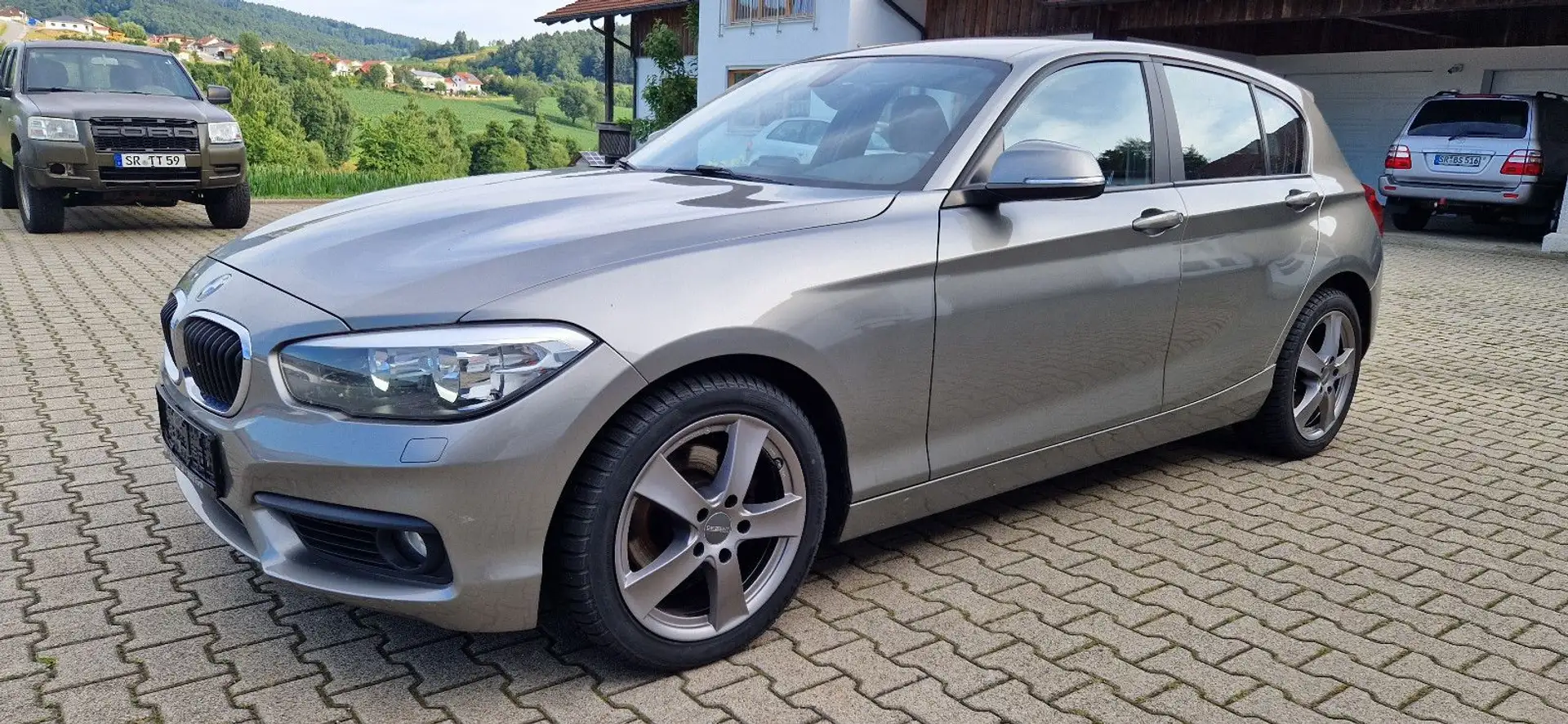 BMW 120 Baureihe 1 Lim. 5-trg. 120 d Argent - 1