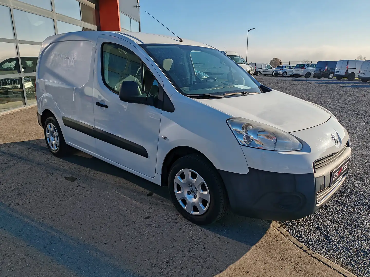 Peugeot Partner PARTNER FGN 120 L1 1.6 HDI 75 FAP PACK CLIM Blanco - 2