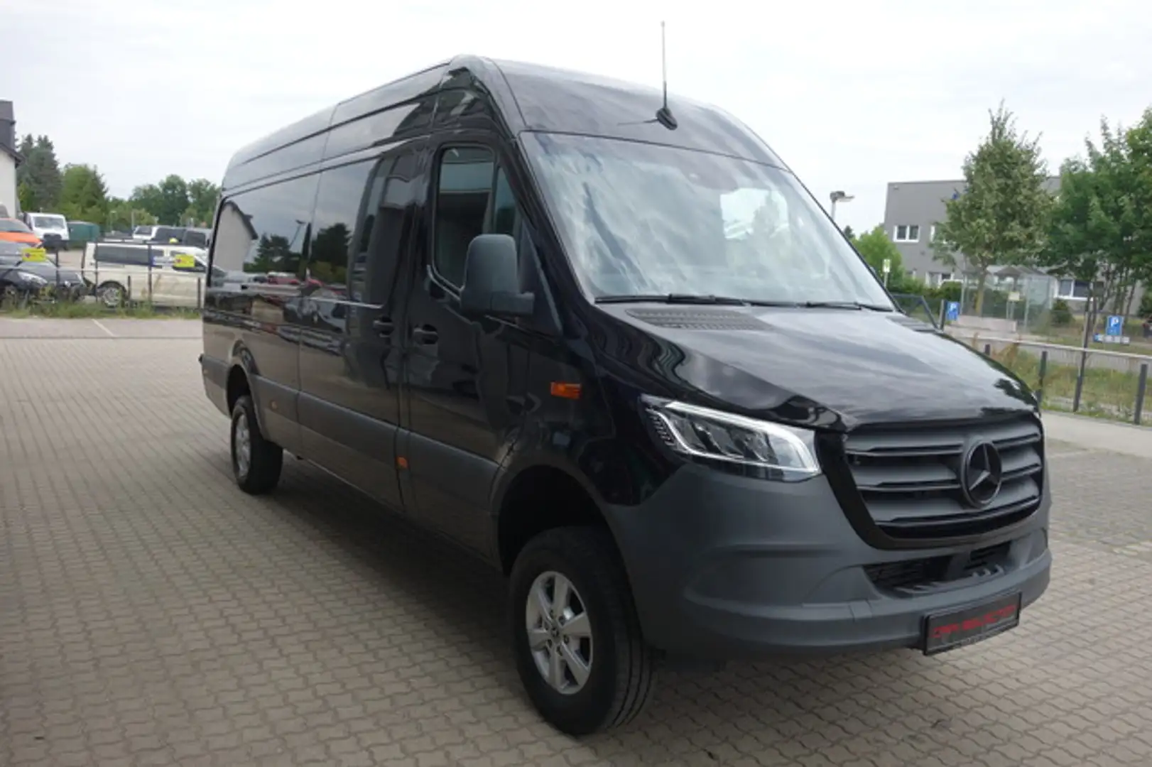 Mercedes-Benz Sprinter 319 CDI V6 4x4 MAXI LED/KAM/AHK/NAVI/LM Schwarz - 2