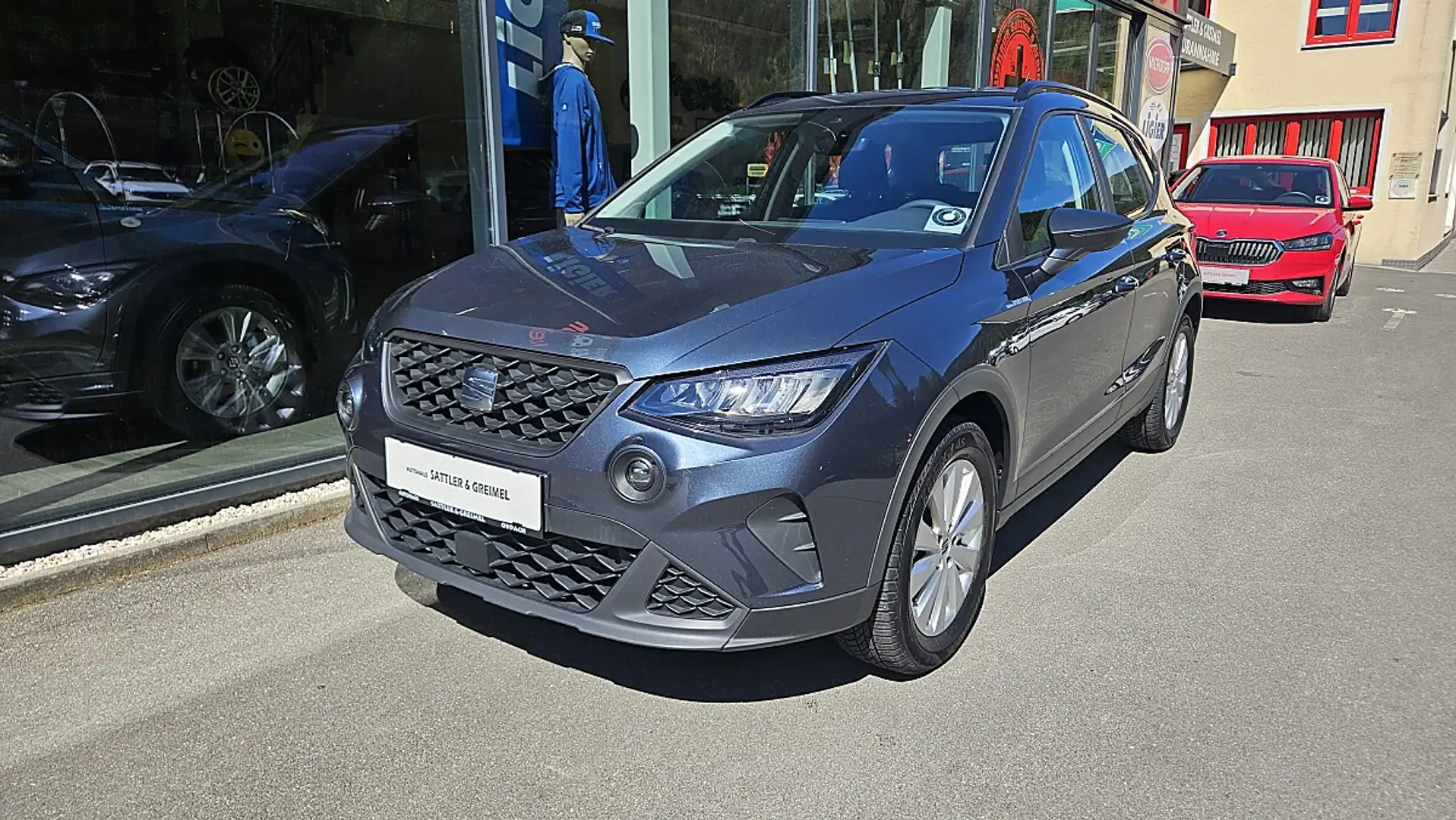 SEAT Arona 1,0 Eco TSI Reference Grau - 2