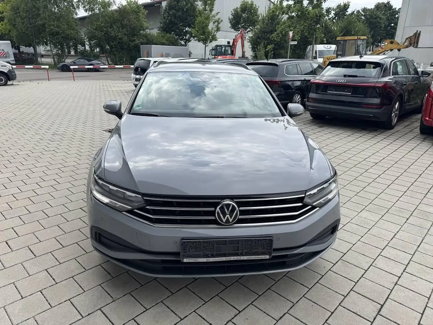Volkswagen Passat Variant 2.0 TDI *TOP-Ausstattung* BUSINES Grau - 2