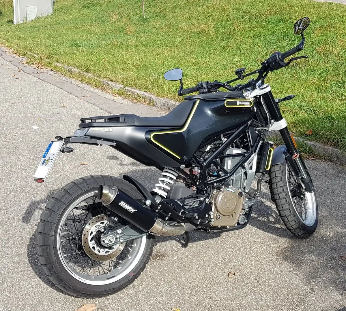Husqvarna Svartpilen 401 Černá - 1