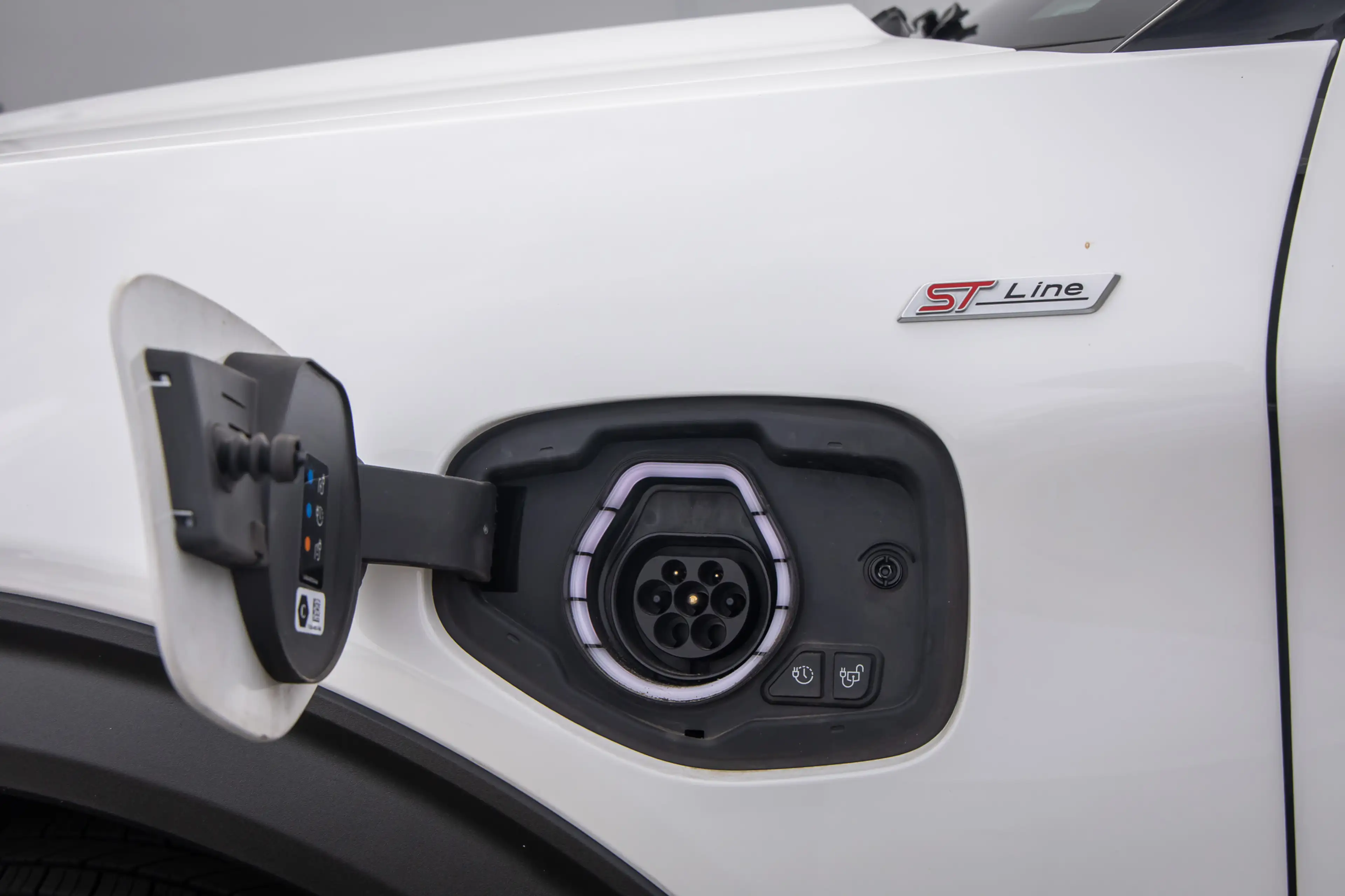 Ford Explorer 7peroons 3.0 V6 EB PHEV ST-Line plug in hybe Panor — photo 7