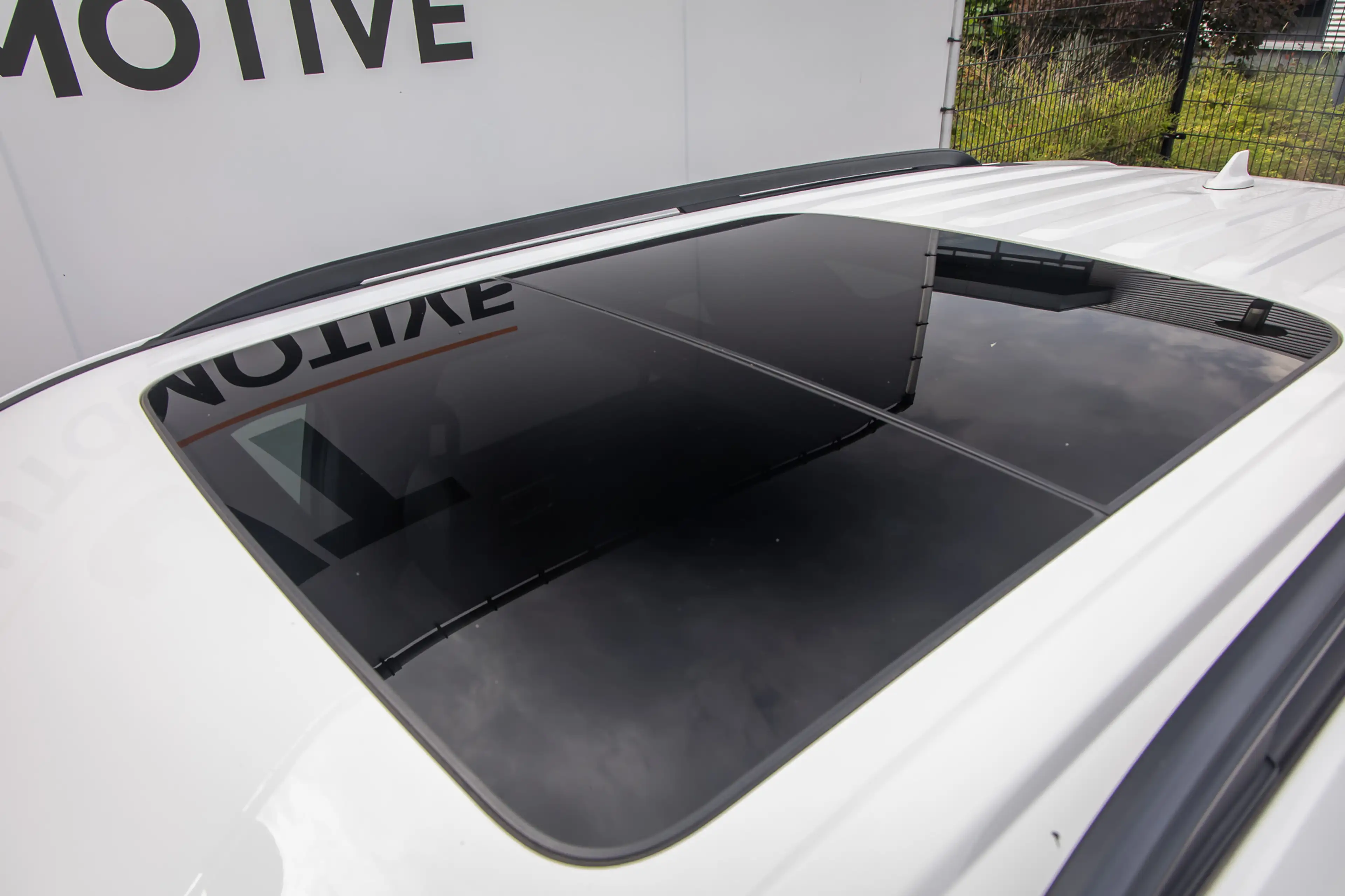 Ford Explorer 7peroons 3.0 V6 EB PHEV ST-Line plug in hybe Panor — photo 8