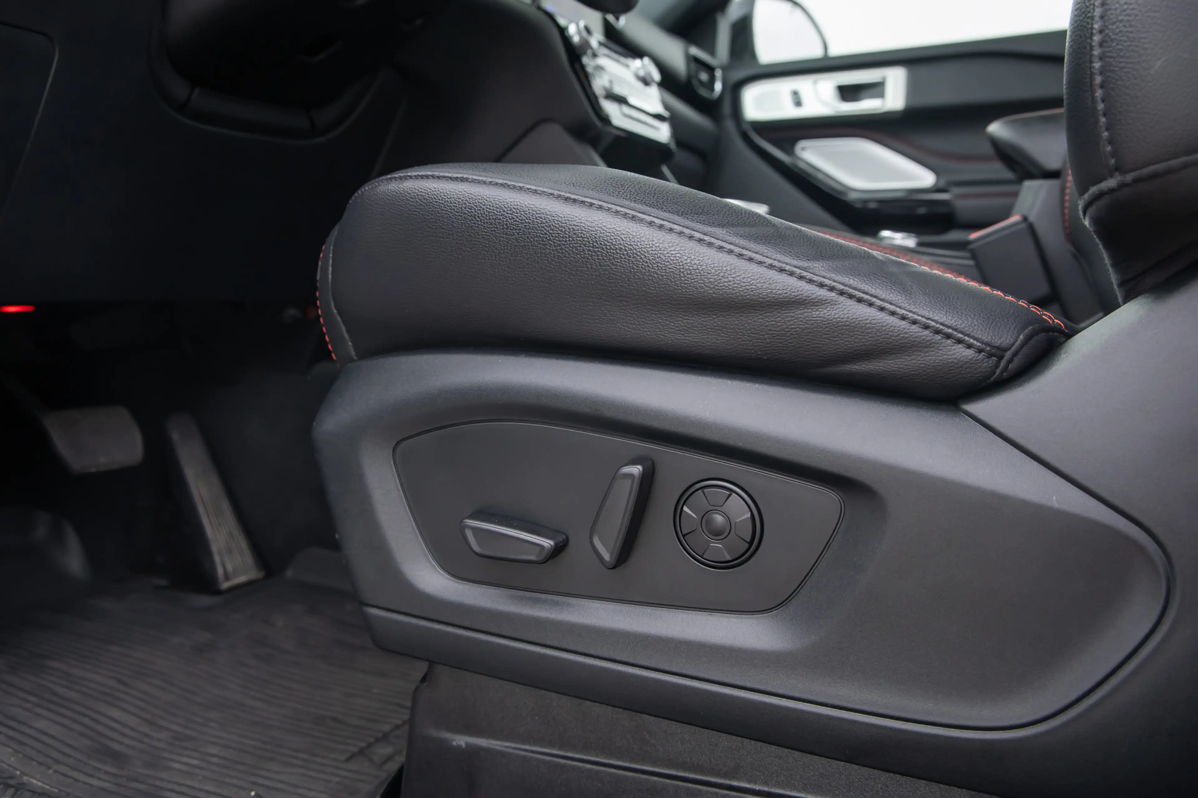 Ford Explorer 7peroons 3.0 V6 EB PHEV ST-Line plug in hybe Panor — photo 13