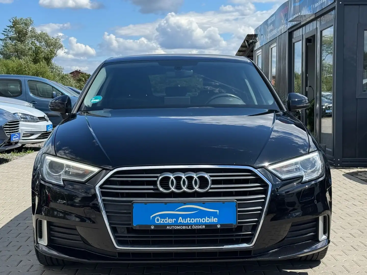 Audi A3 1.4 TFSI ACT Sport+Finanzierung+Garantie+ Schwarz - 2