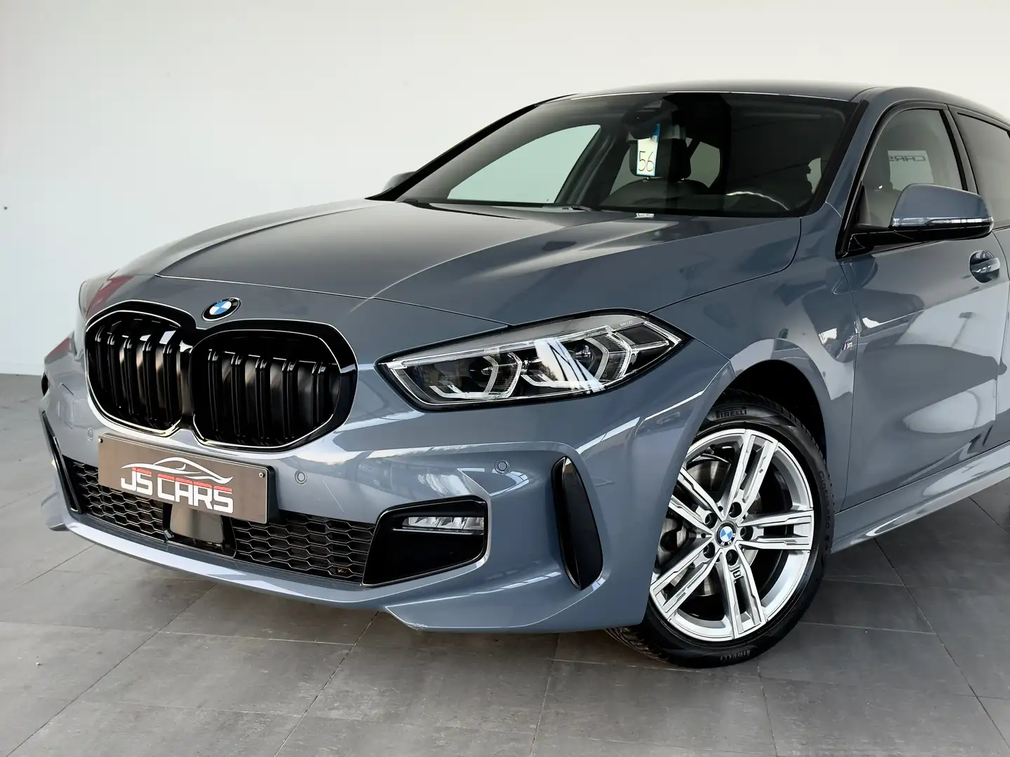 BMW 118 iA FULL PACK M-1ERPRO-COCKPIT-CARPLAY-JANTES17-PDC Gris - 2