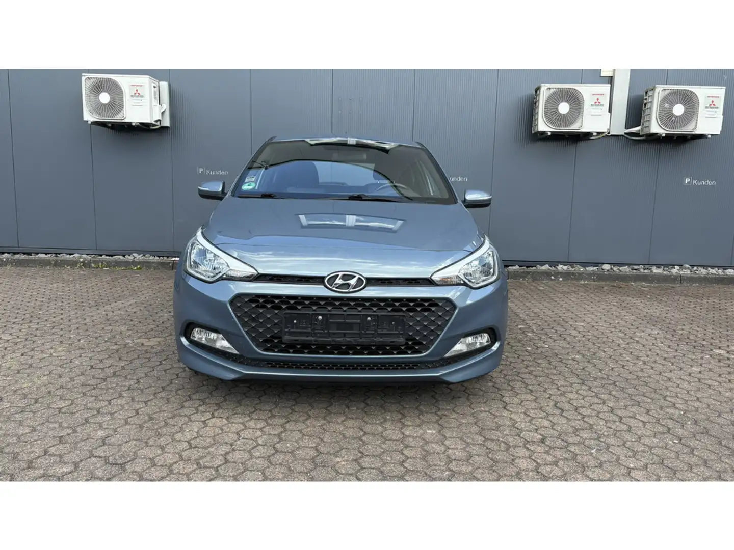 Hyundai i20 1.2 YES! Blau - 2
