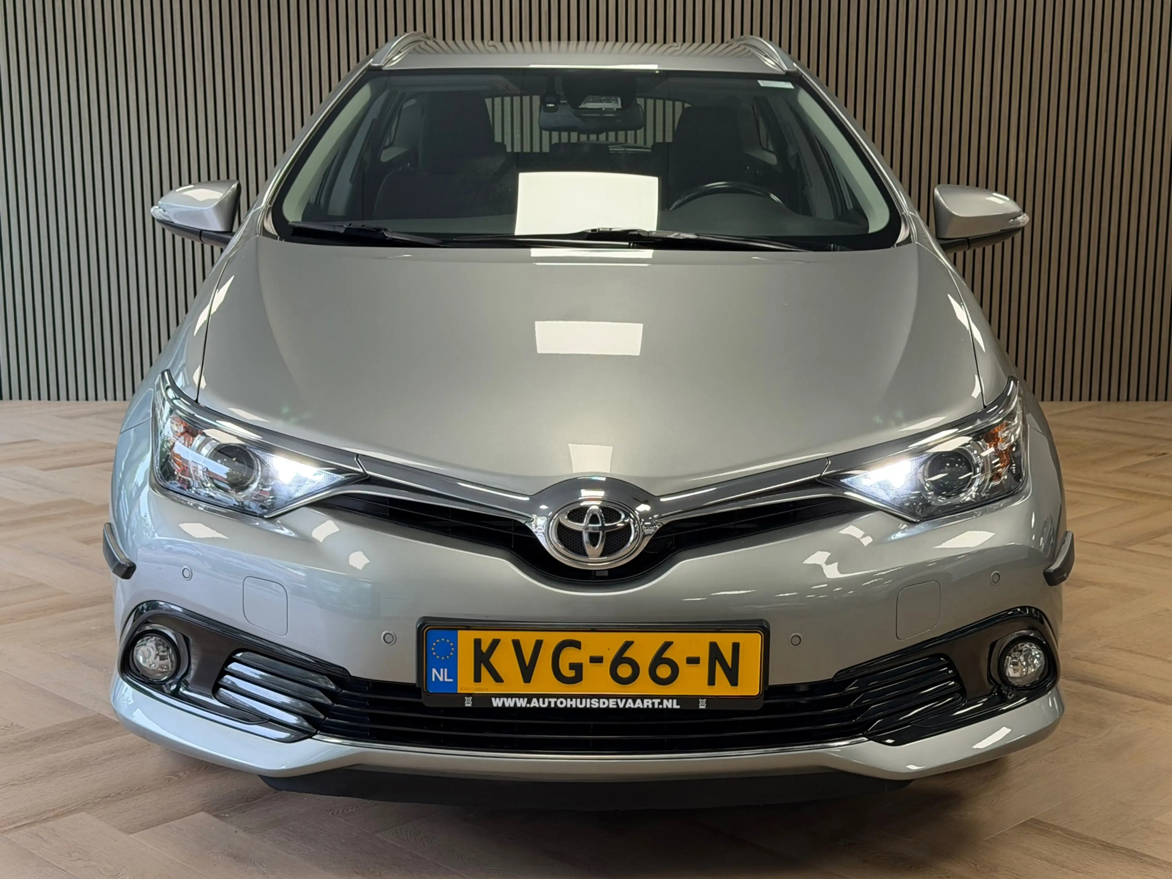 Toyota Auris Touring Sports 1.2T Aspiration TREKHAAK CAMERA KEY — photo 2