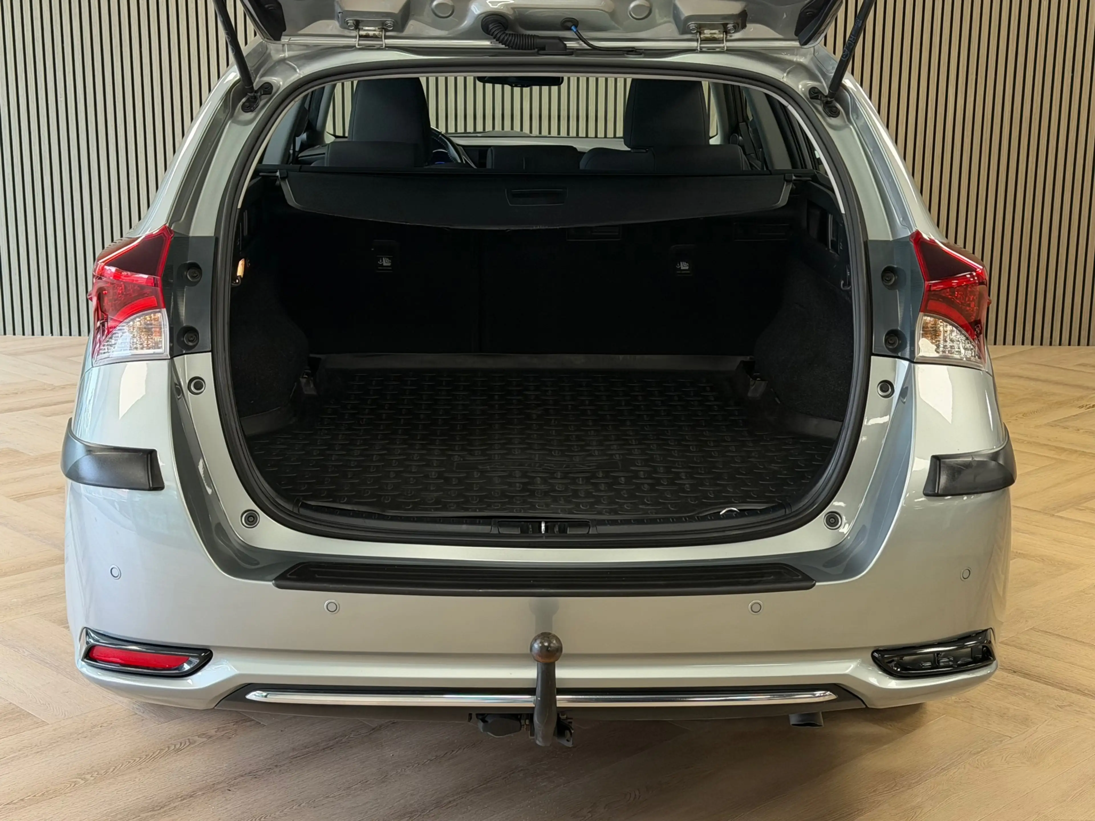 Toyota Auris Touring Sports 1.2T Aspiration TREKHAAK CAMERA KEY — photo 6