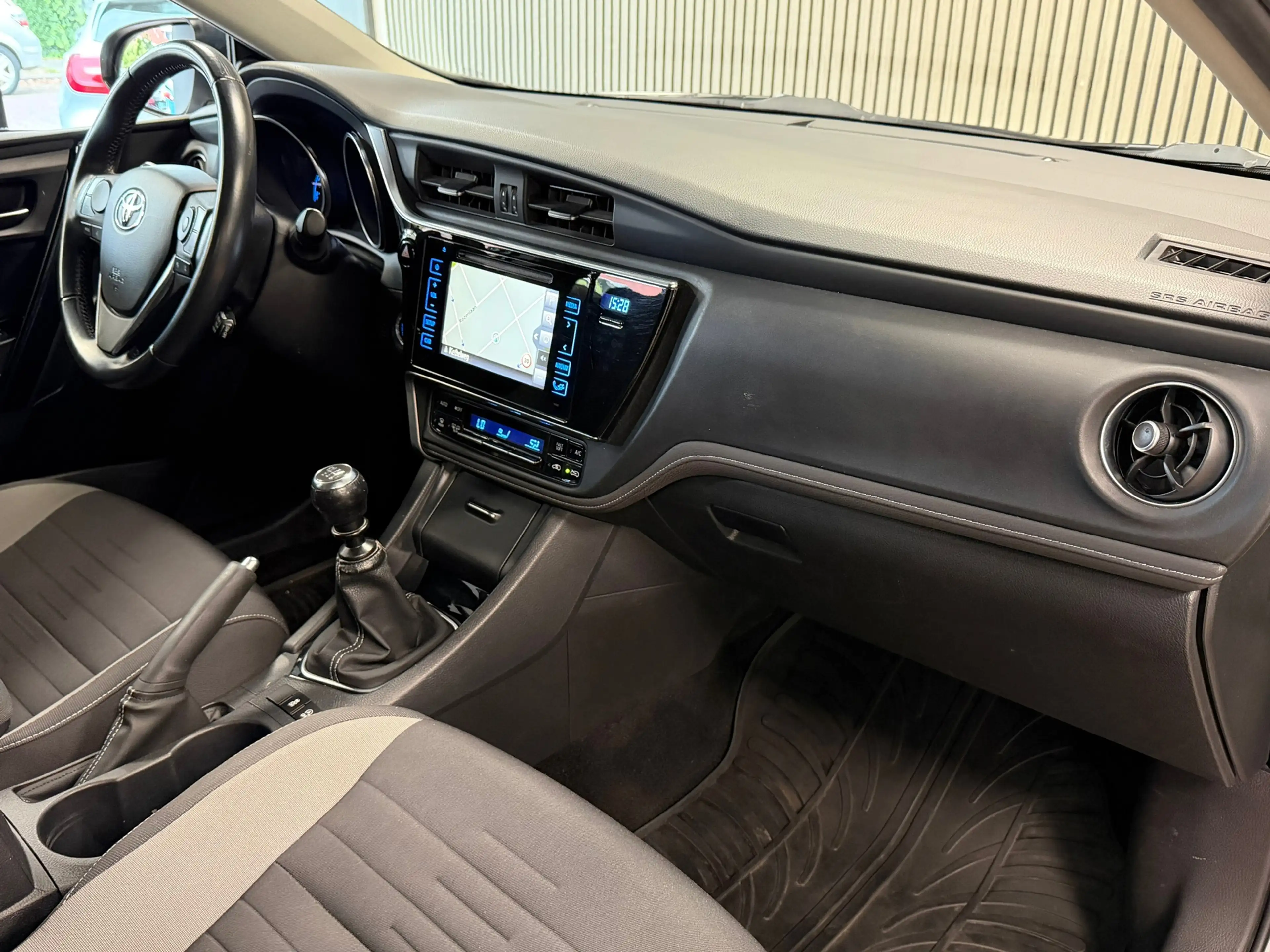 Toyota Auris Touring Sports 1.2T Aspiration TREKHAAK CAMERA KEY — photo 8