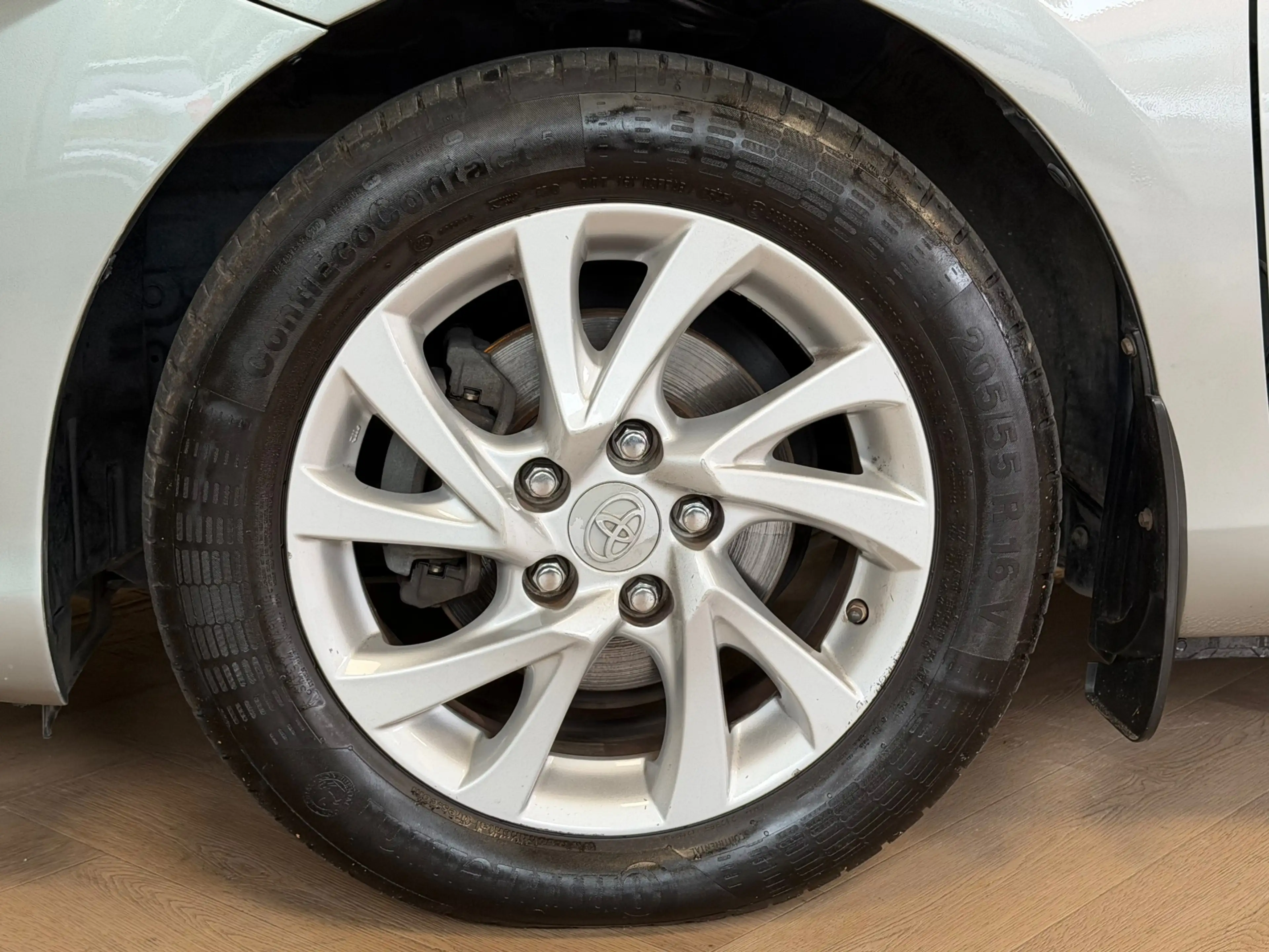 Toyota Auris Touring Sports 1.2T Aspiration TREKHAAK CAMERA KEY — photo 7