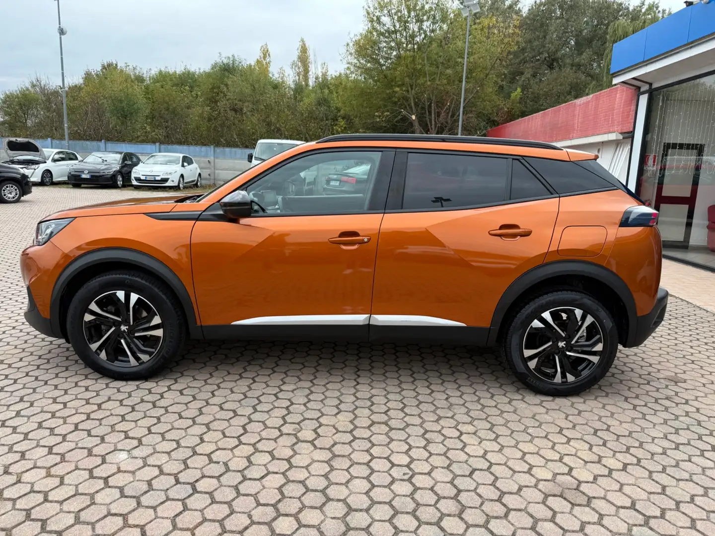 Peugeot 2008 2008 PureTech 100 S&S Allure Pack Orange - 2