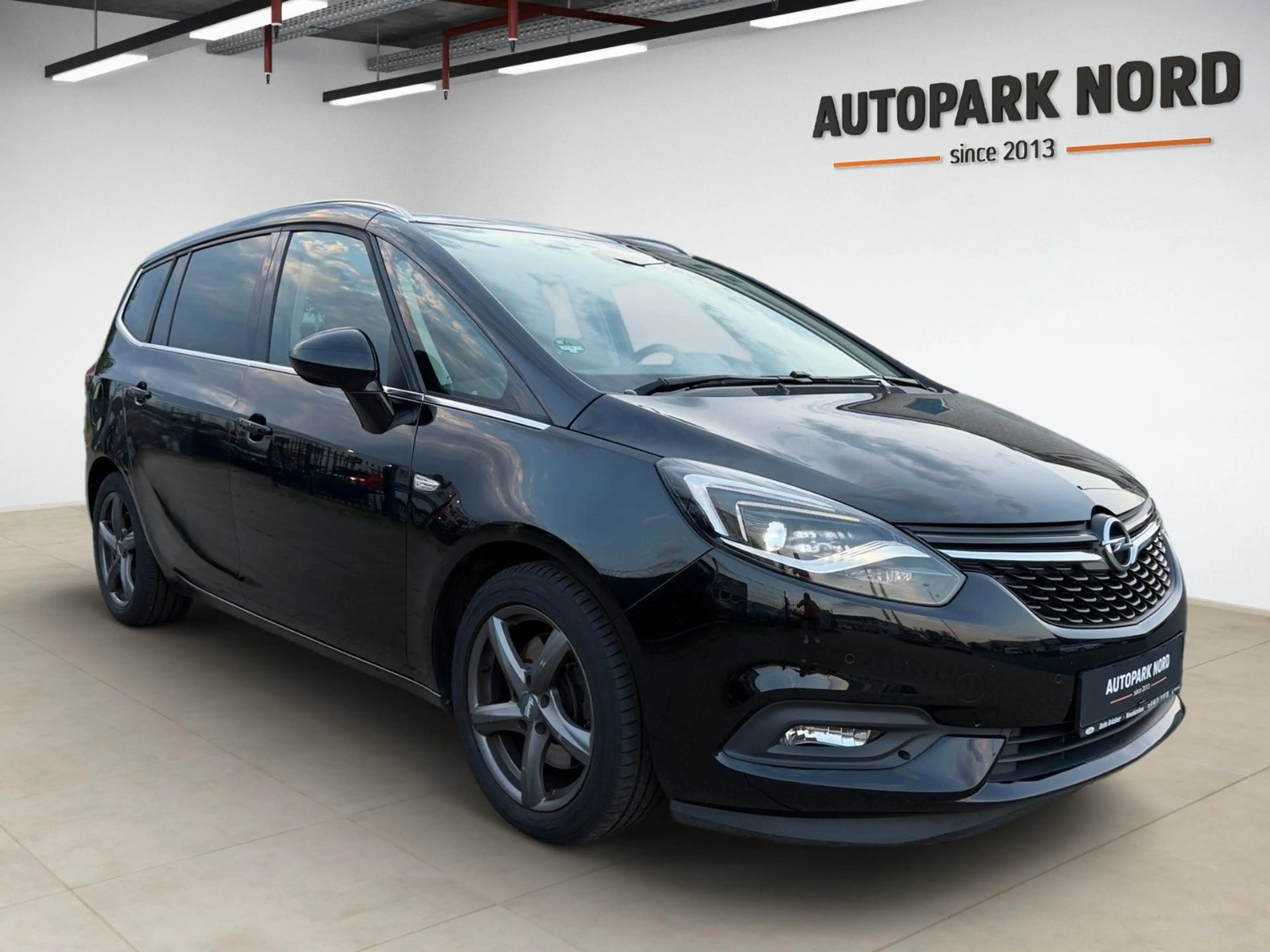 Opel Zafira Tourer 2.0 CDTI Innovation/AHK/7-SITZER — photo 2